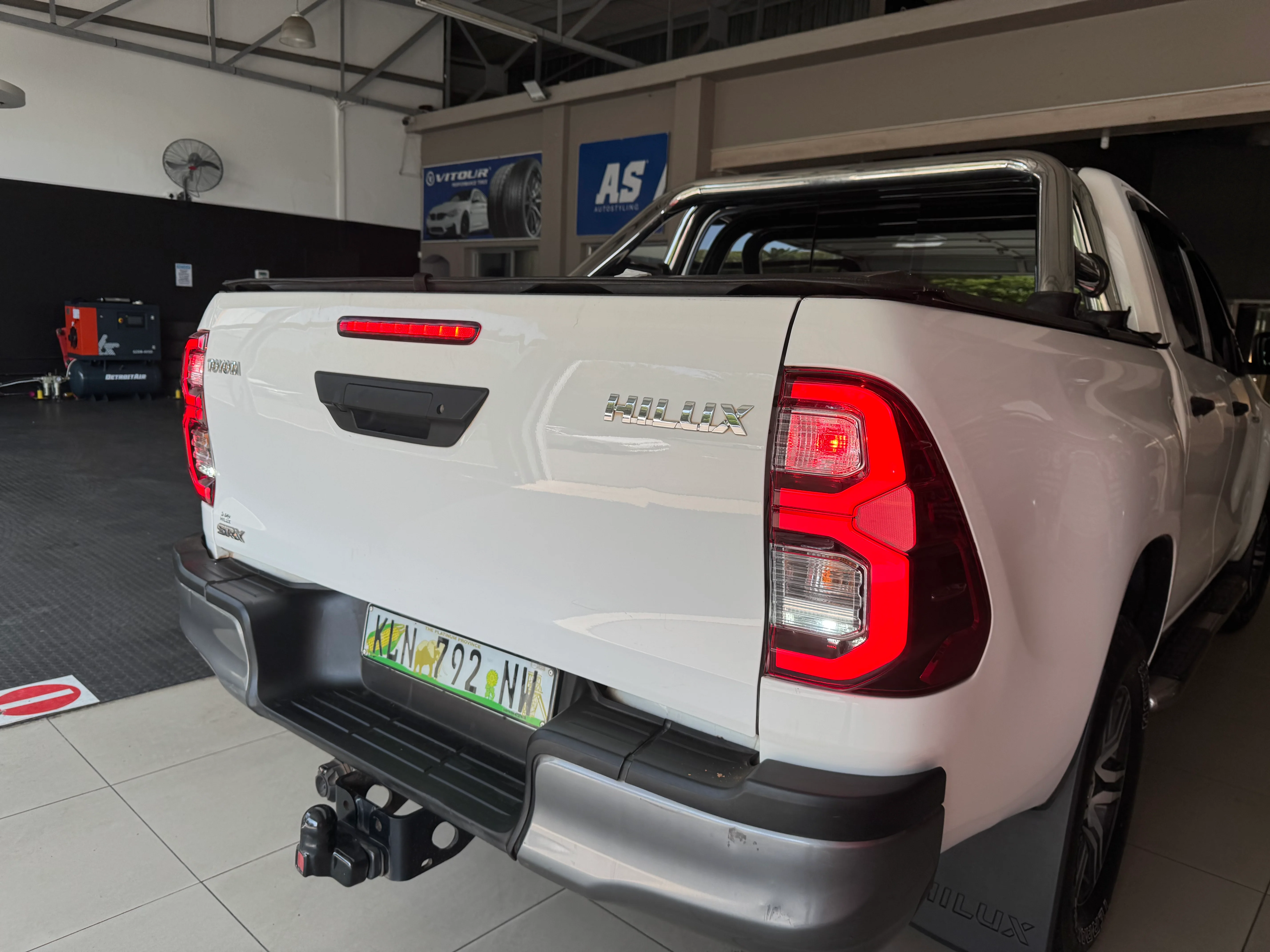 Toyota Hilux GD6 upgrade original  Vland Tail Lights With Dynamic Welcome Lighting - Image 3