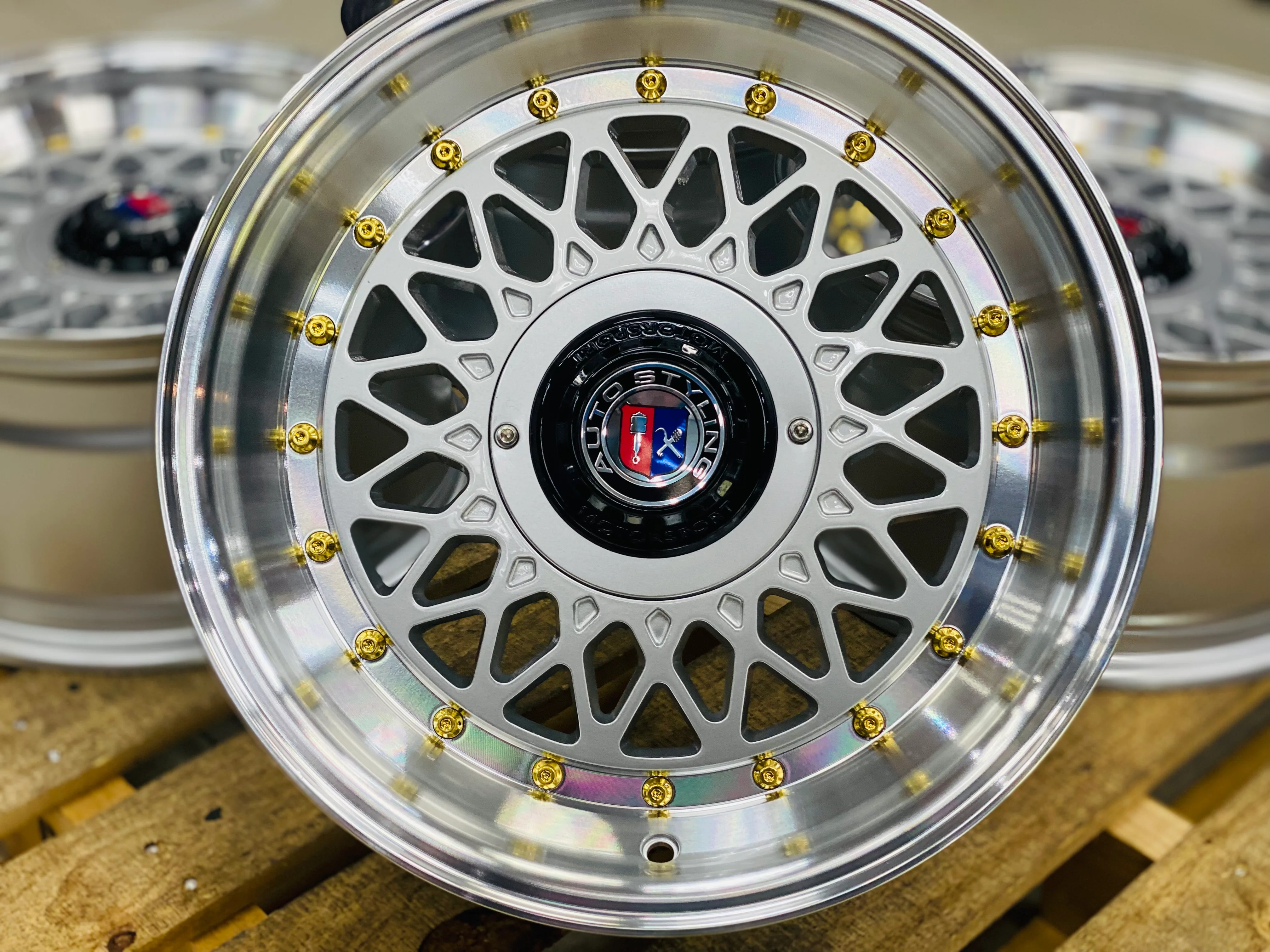 15” AS-P/MESH 4/100 5/100 SILVER + GOLD STUD - Image 5
