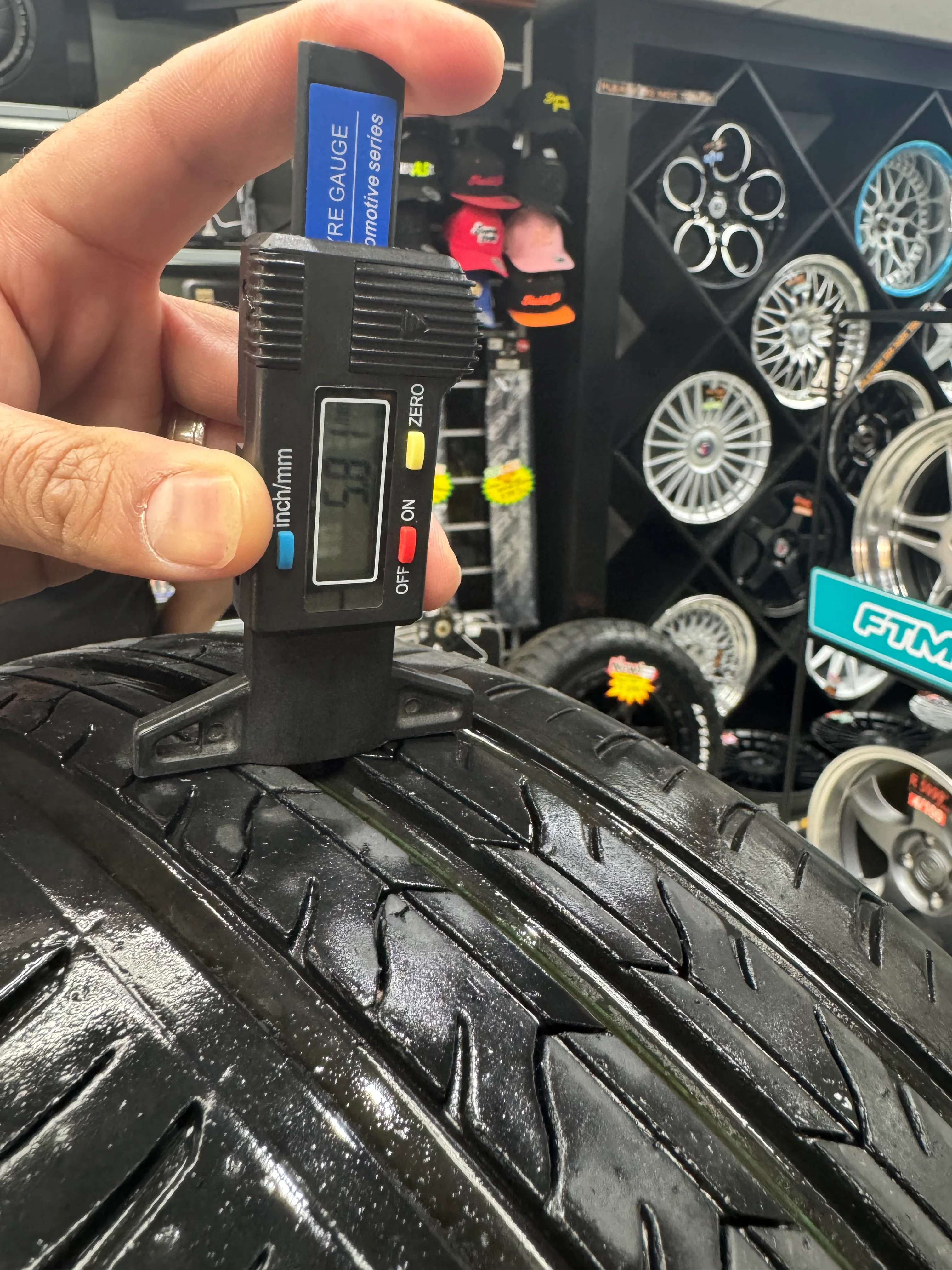 165/40/16 COMFORSER TYRE   (USED) 70% TREAD - Image 2