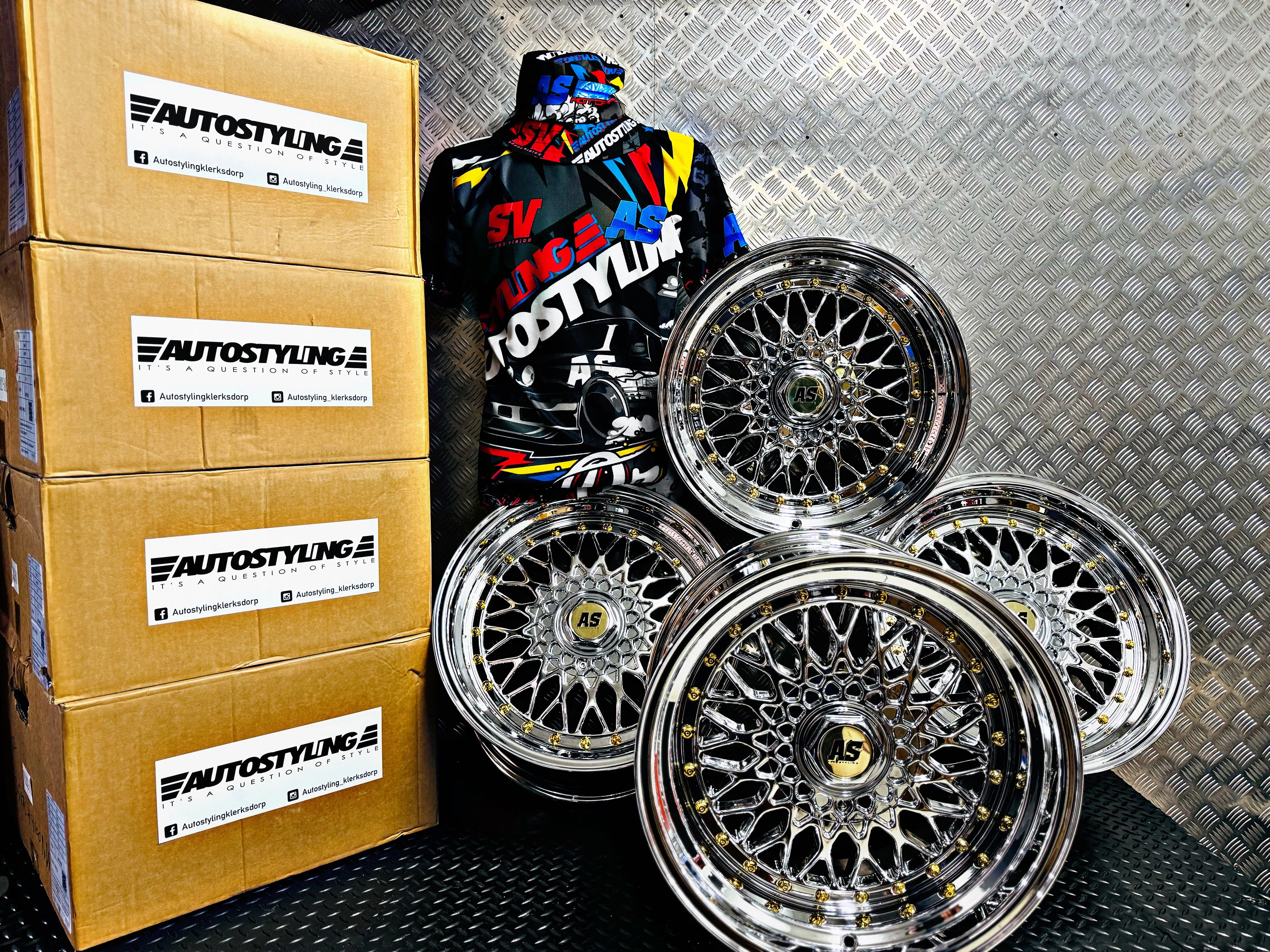 17” AS® Mesh chrome 4x100 & 5x100 10j rear GOLD STUDS - Image 34