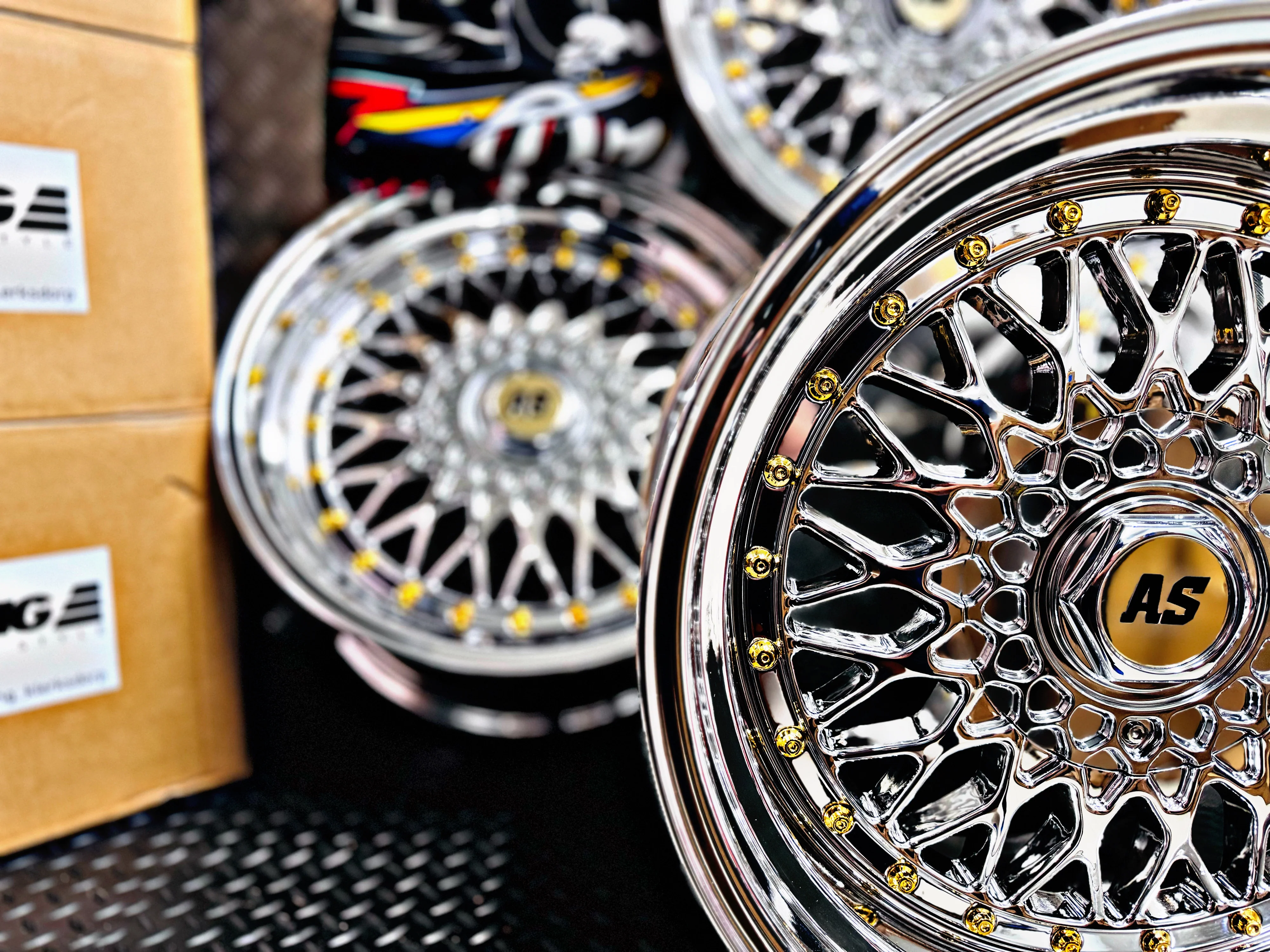 17” AS® Mesh chrome 4x100 & 5x100 10j rear GOLD STUDS - Image 4