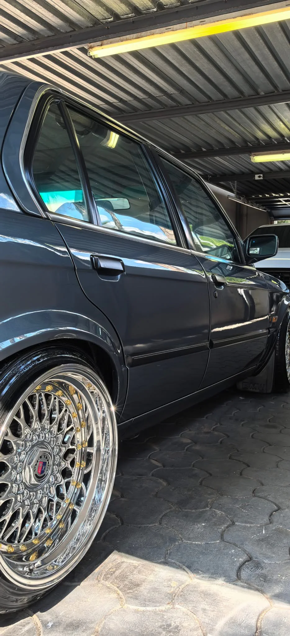 17” AS® Mesh chrome 4x100 & 5x100 10j rear GOLD STUDS - Image 68
