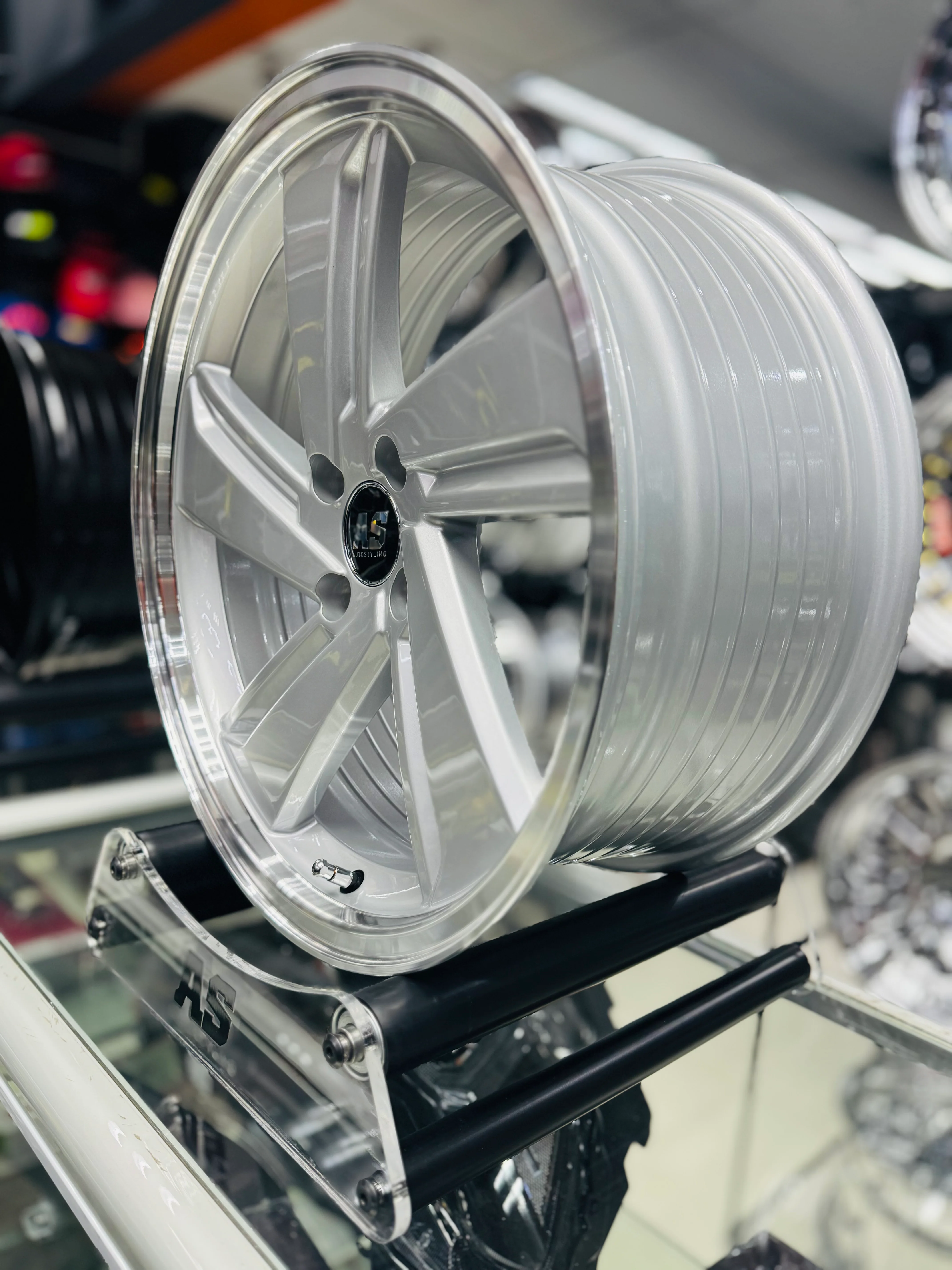 17” AS- MILTON DISHED 4/100 SILVER RIMS - Image 2