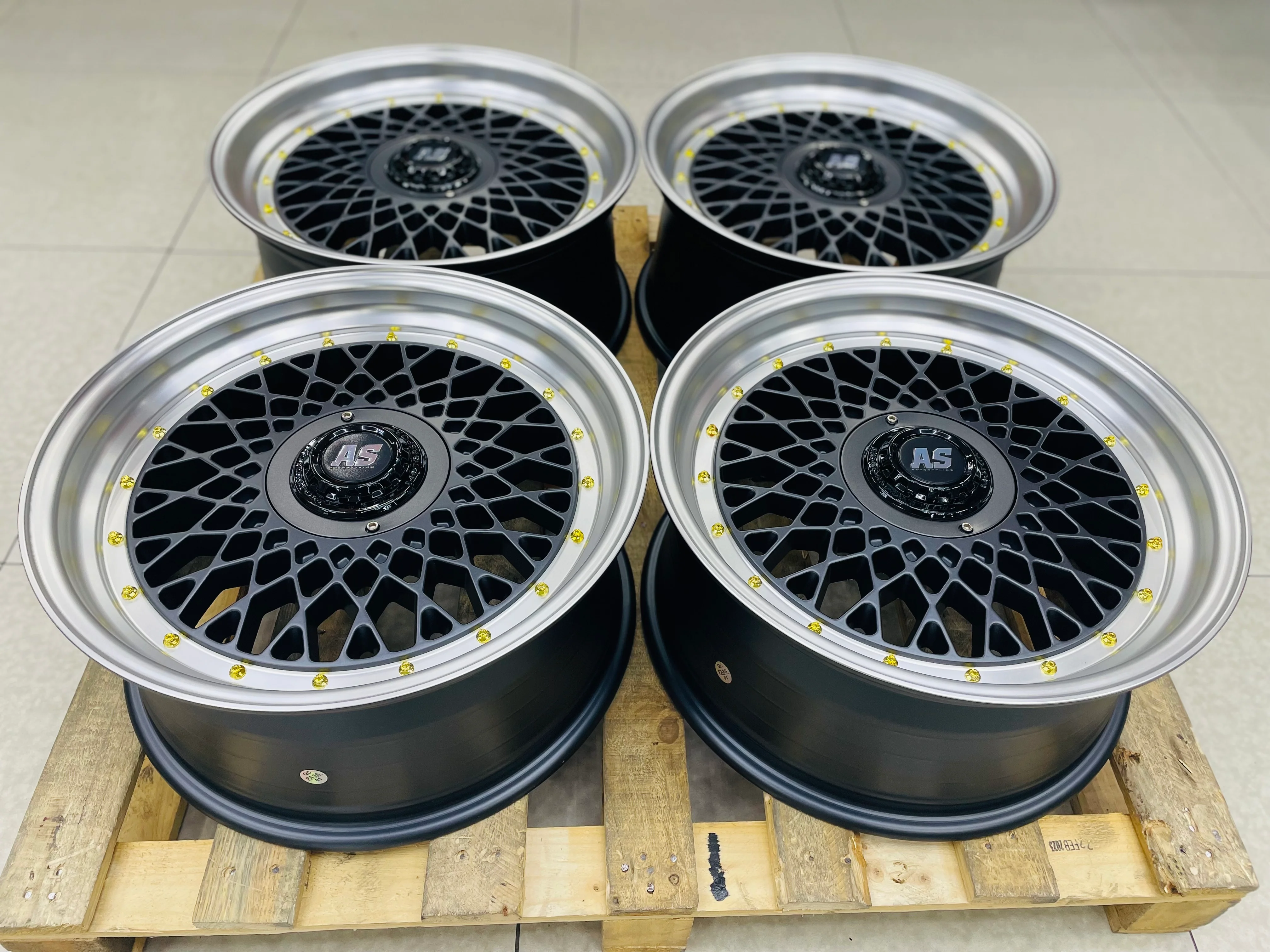 17'' AS- MOTORSPORT MESH 4/100 & 5/100 pcd SATIN GUNMETAL - Image 8