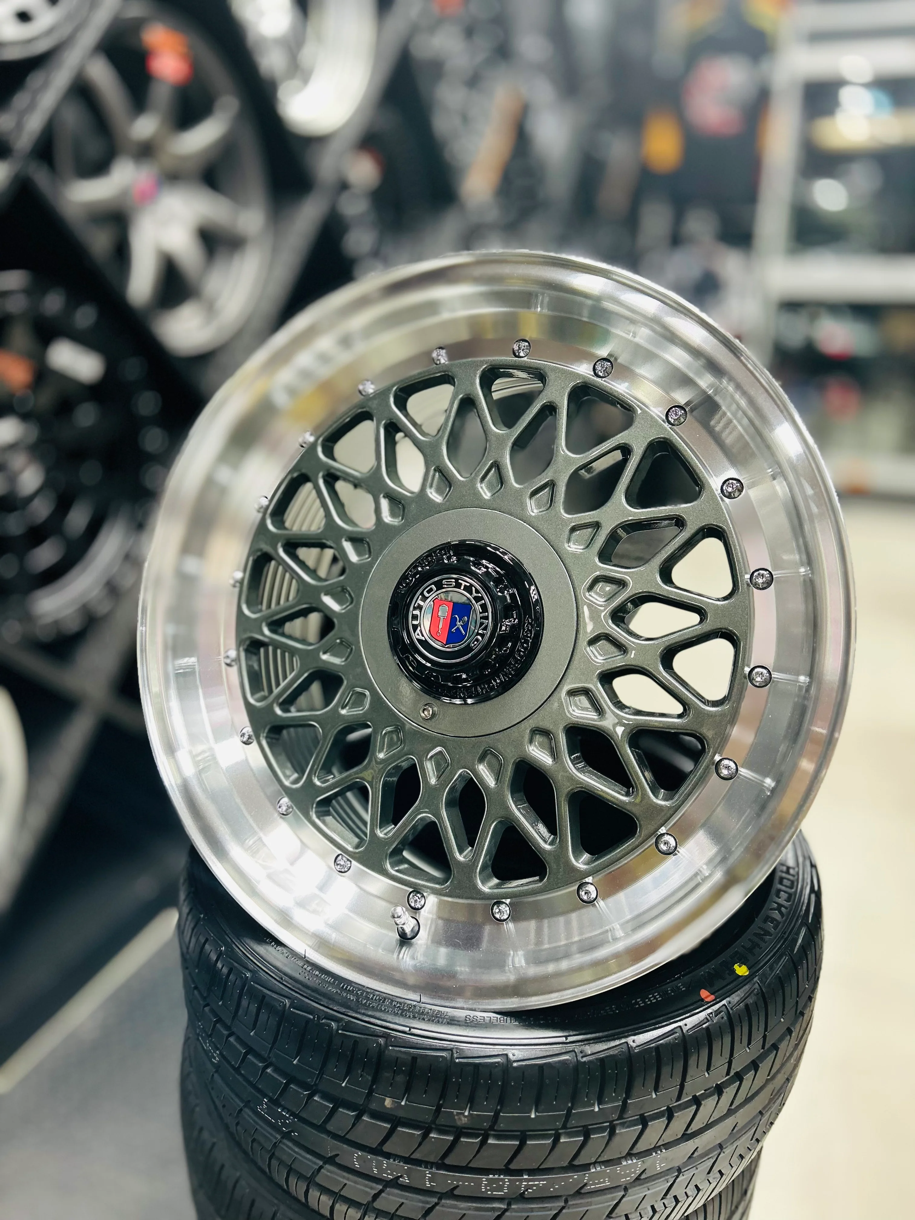 17'' AS-P- MESH 4/100 4/108 GUNMETAL WHEELS - Image 4
