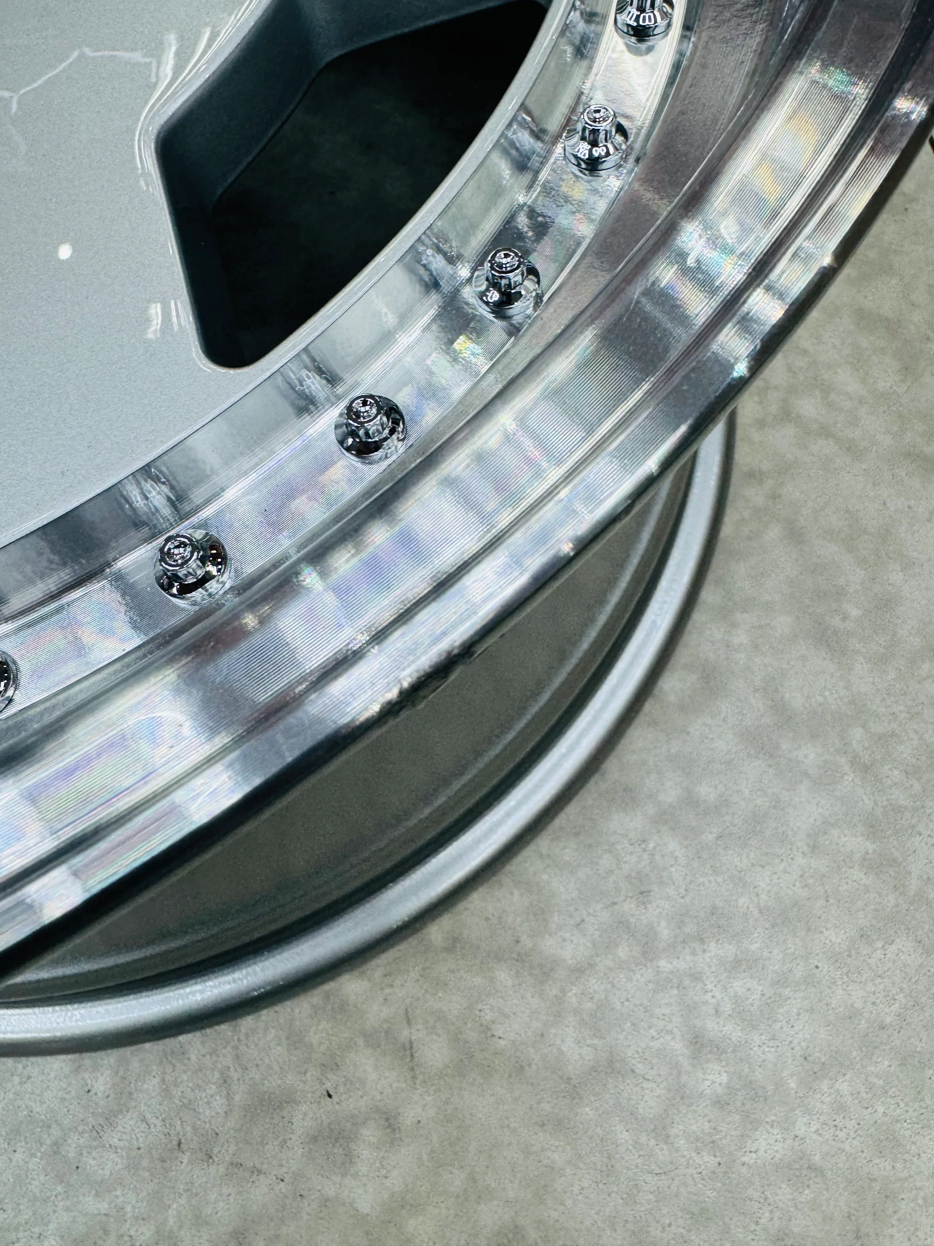 18” AMG PERFORMA 5-112 8J ALL ROUND ( Shop soiled set due to slight marks on 3x lips ) discounted by R5000 - Image 7