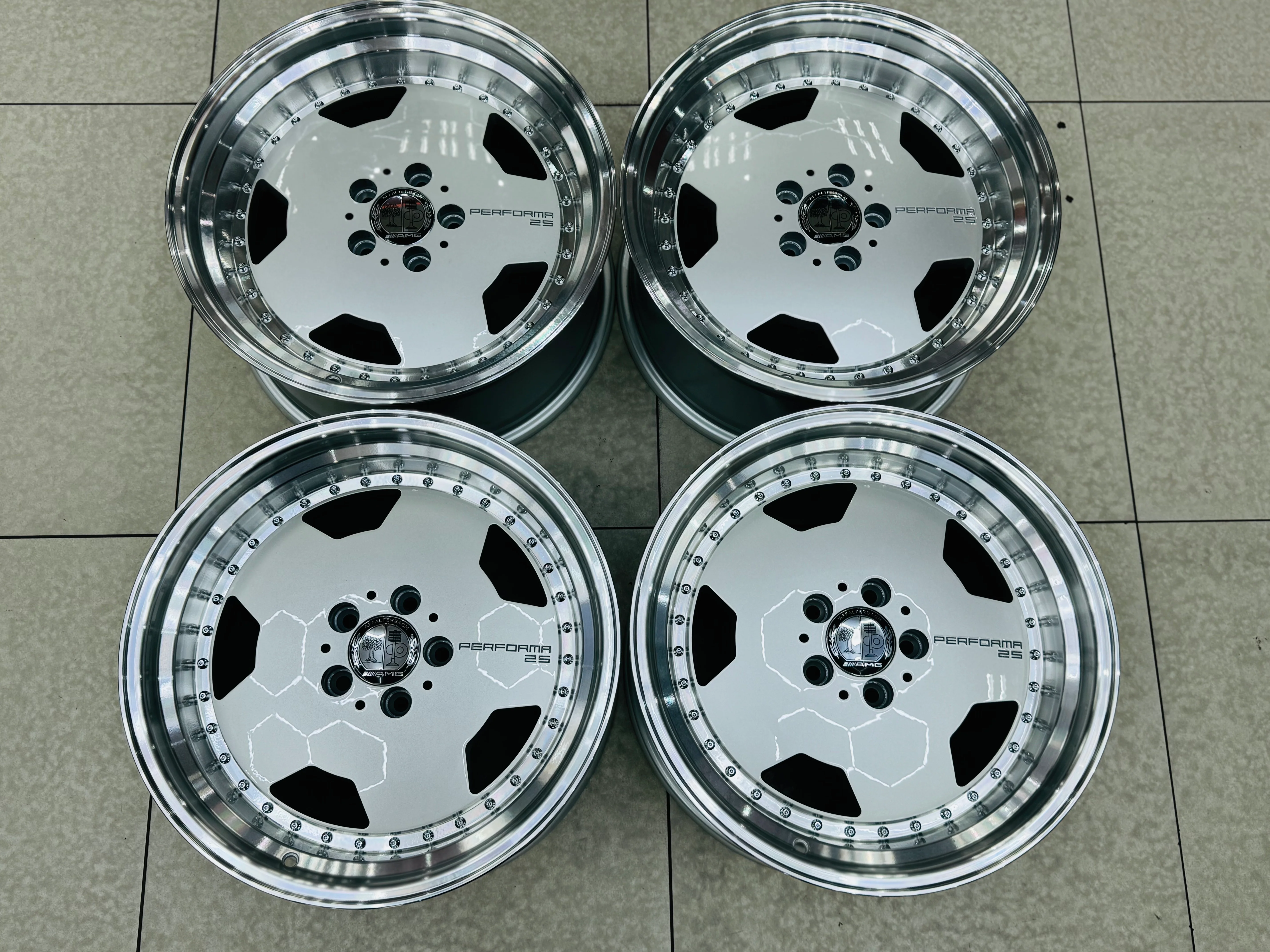 18” AMG PERFORMA 5-112 9J ALL ROUND - Image 11