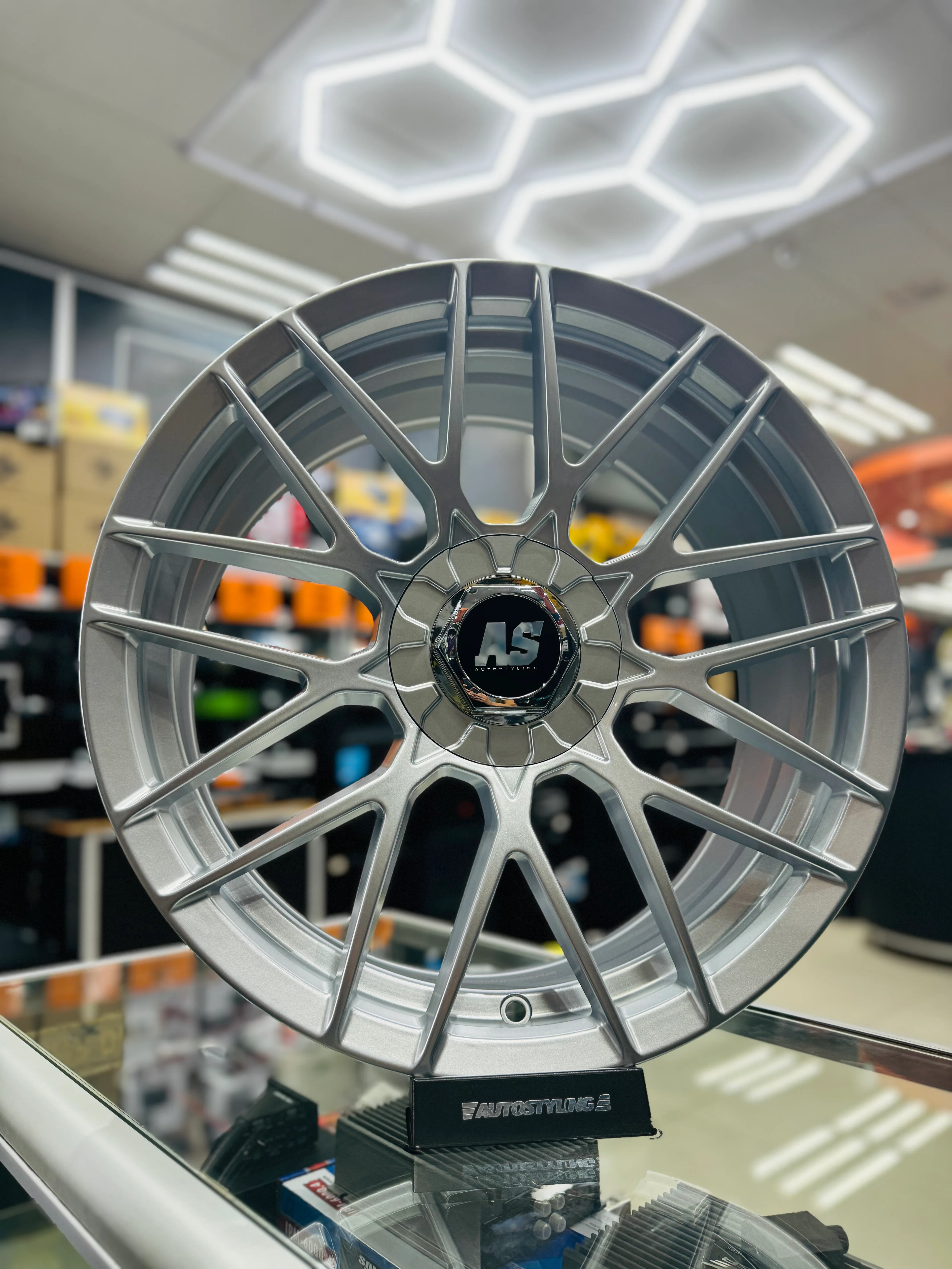 18” AS- RSE 5/100 5/114 SILVER - Image 3