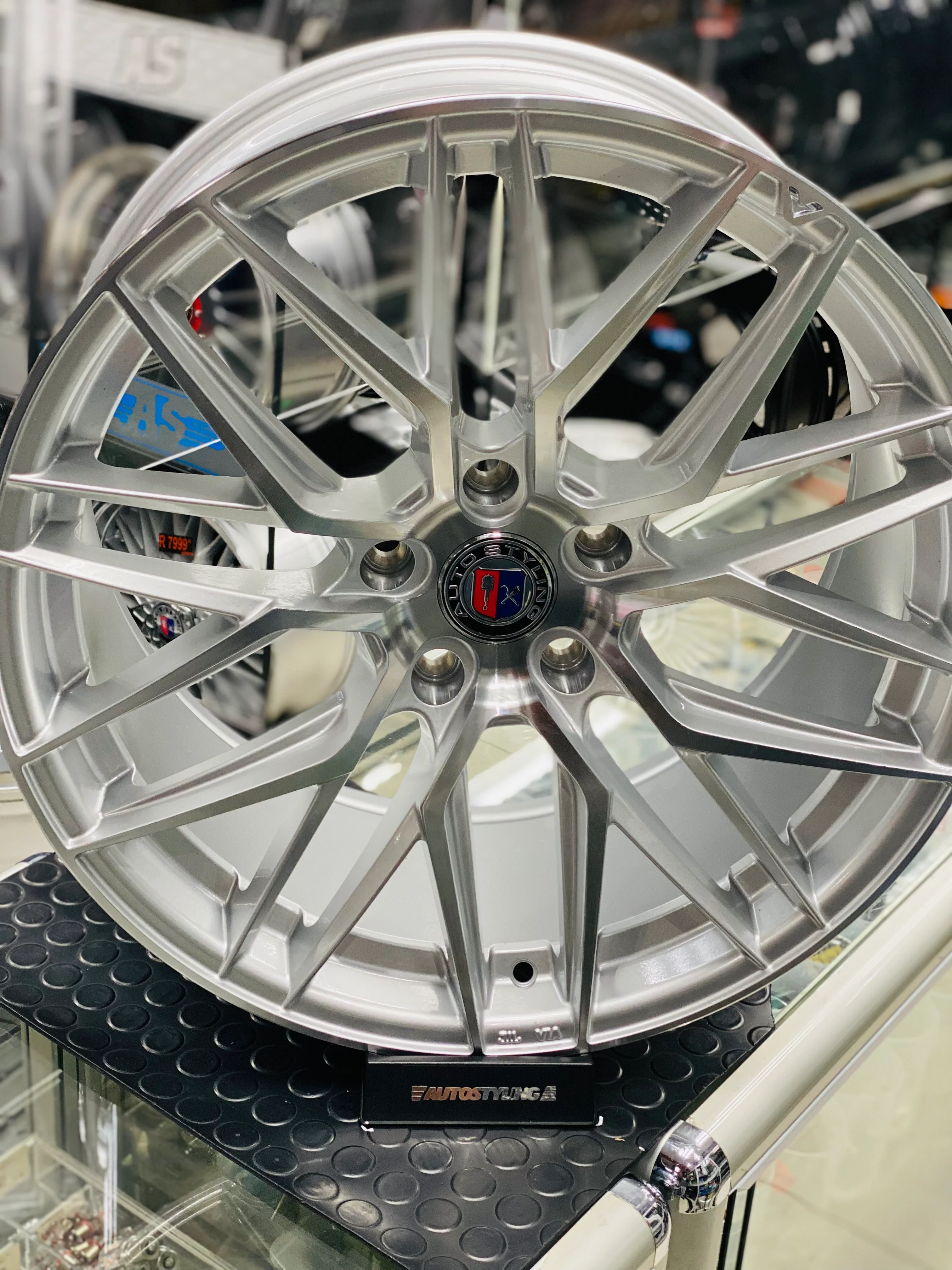 19” F811202 - Image 2