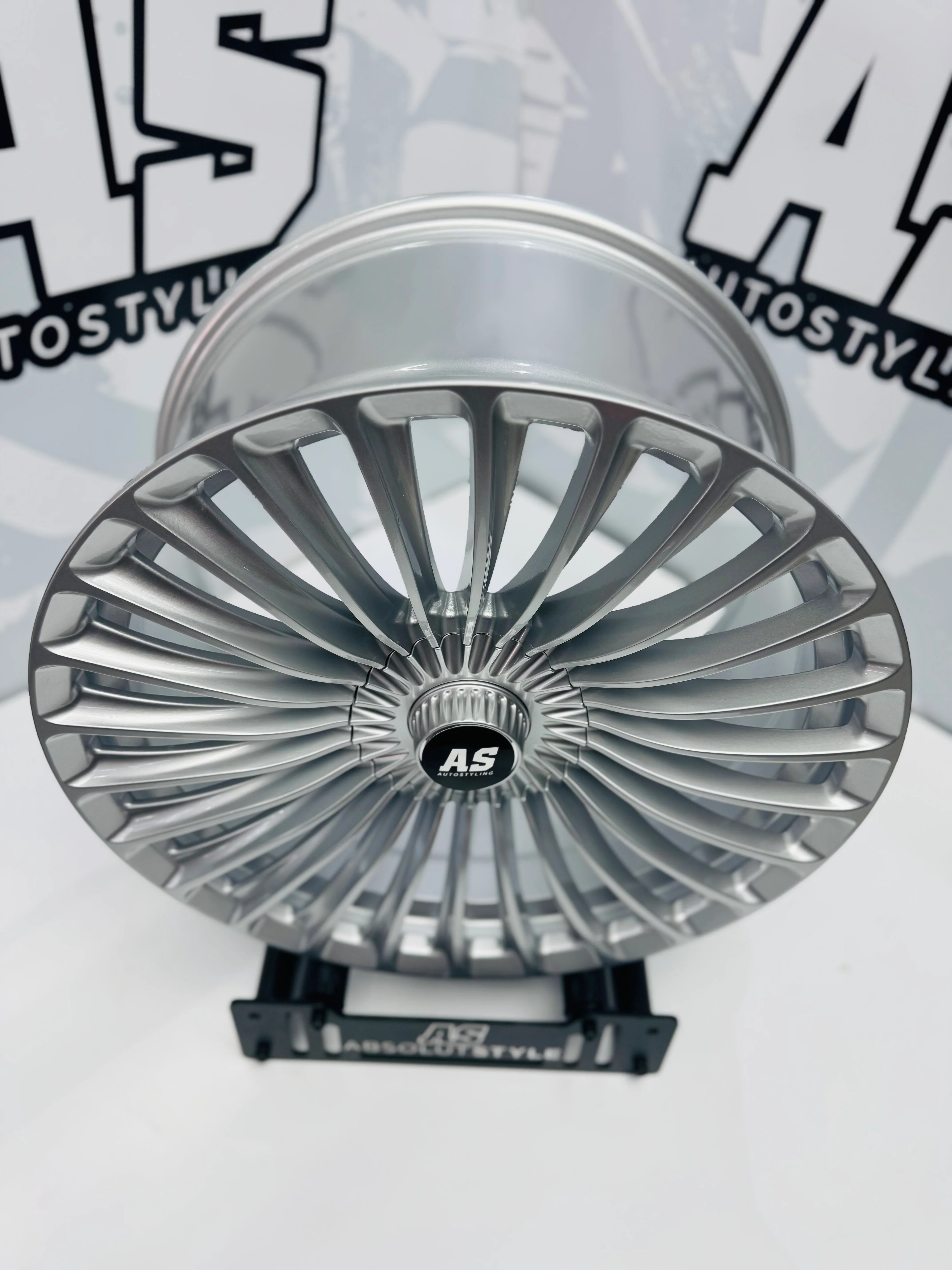 19” K328 MAYBAC 5/112 SILVER - Image 9