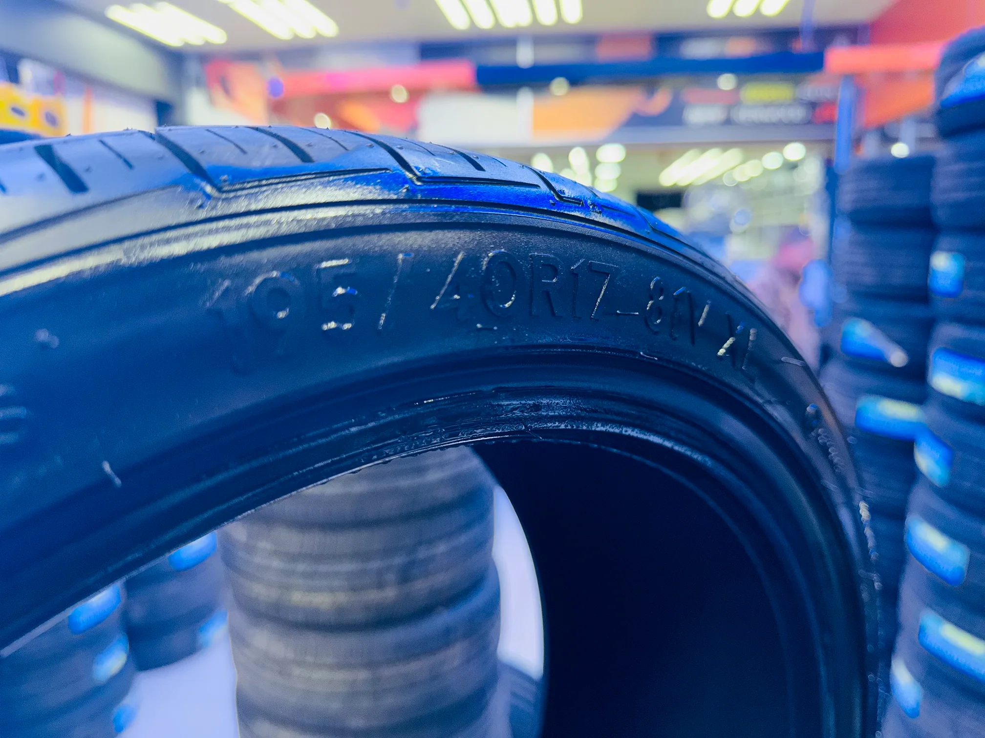 195/40/17 HOCKENHEIM STRETCH  TYRE - Image 4