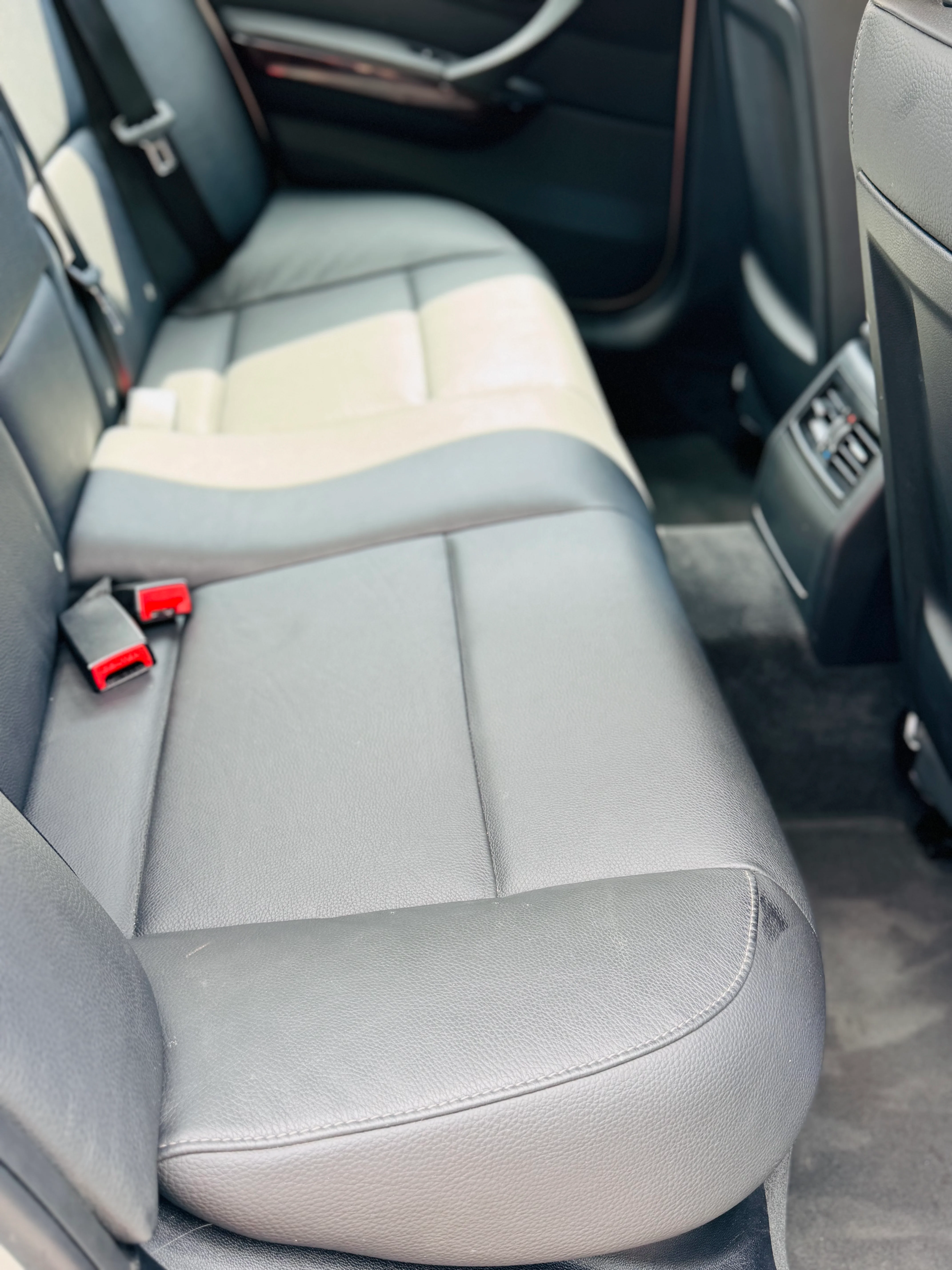 2010 E90 320D - Image 26
