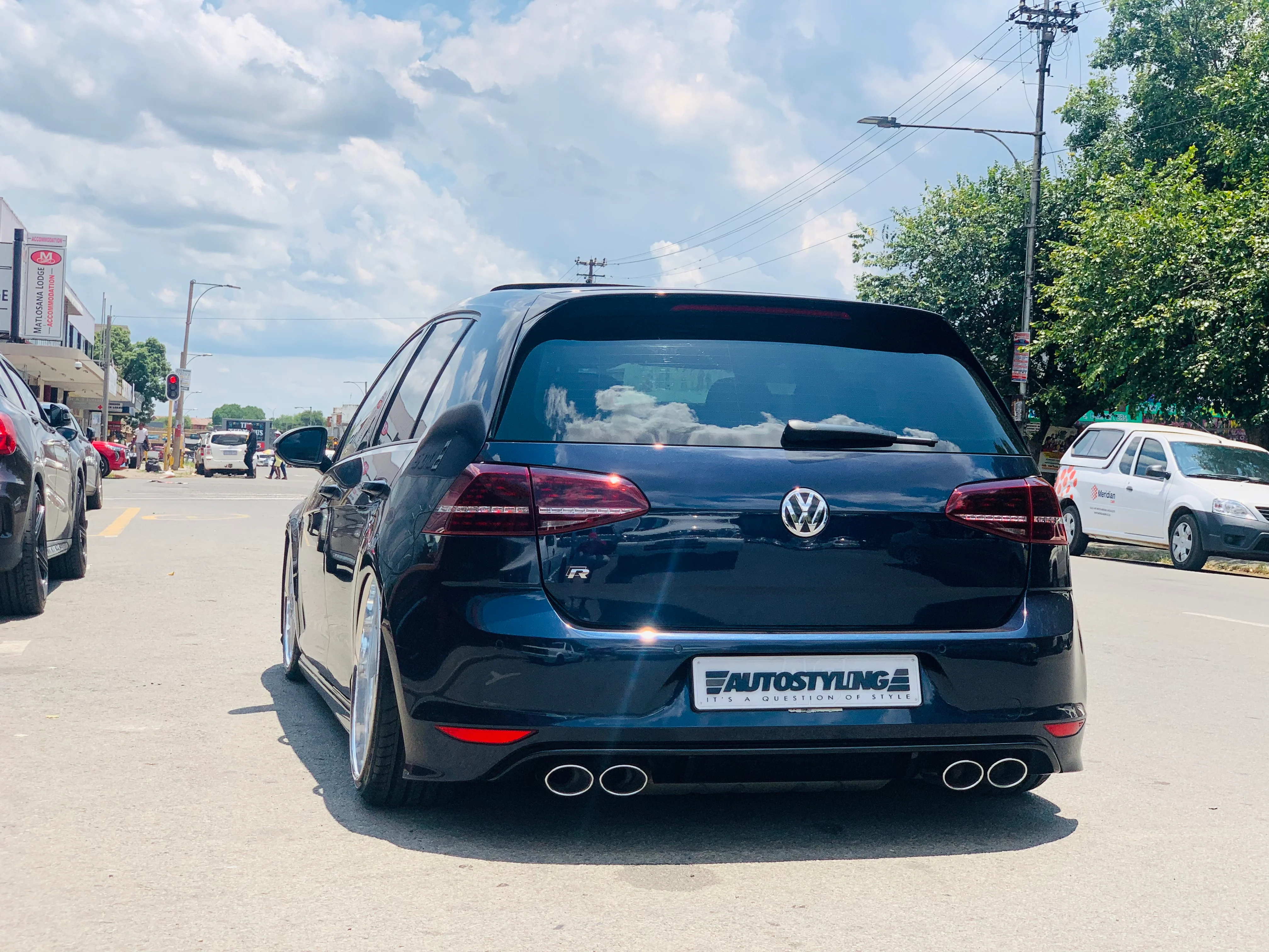 2016 GOLF 7R BAGGED ONLY 86000km - Image 11