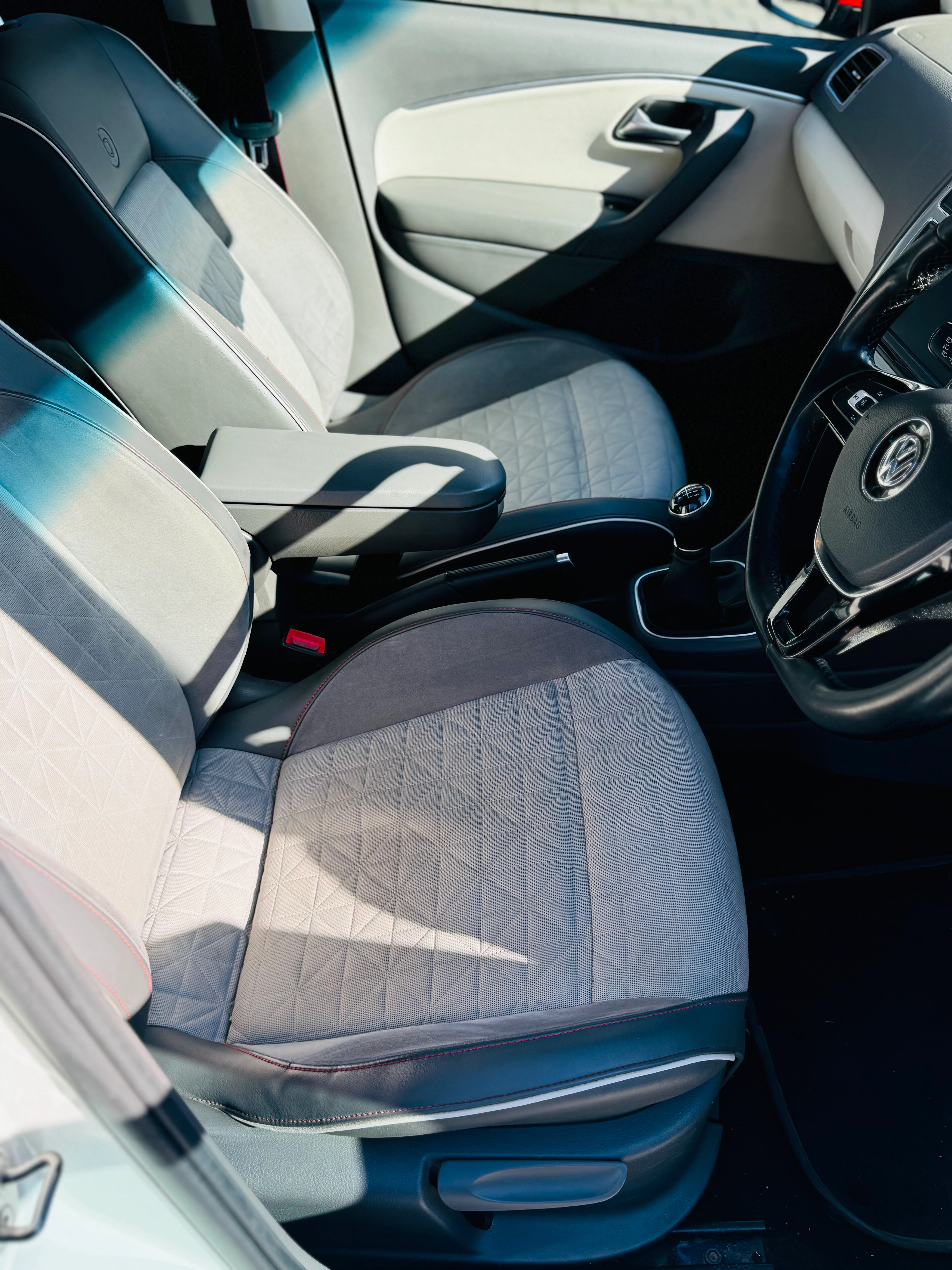 2016 POLO TSI BEATS EDITION - Image 36