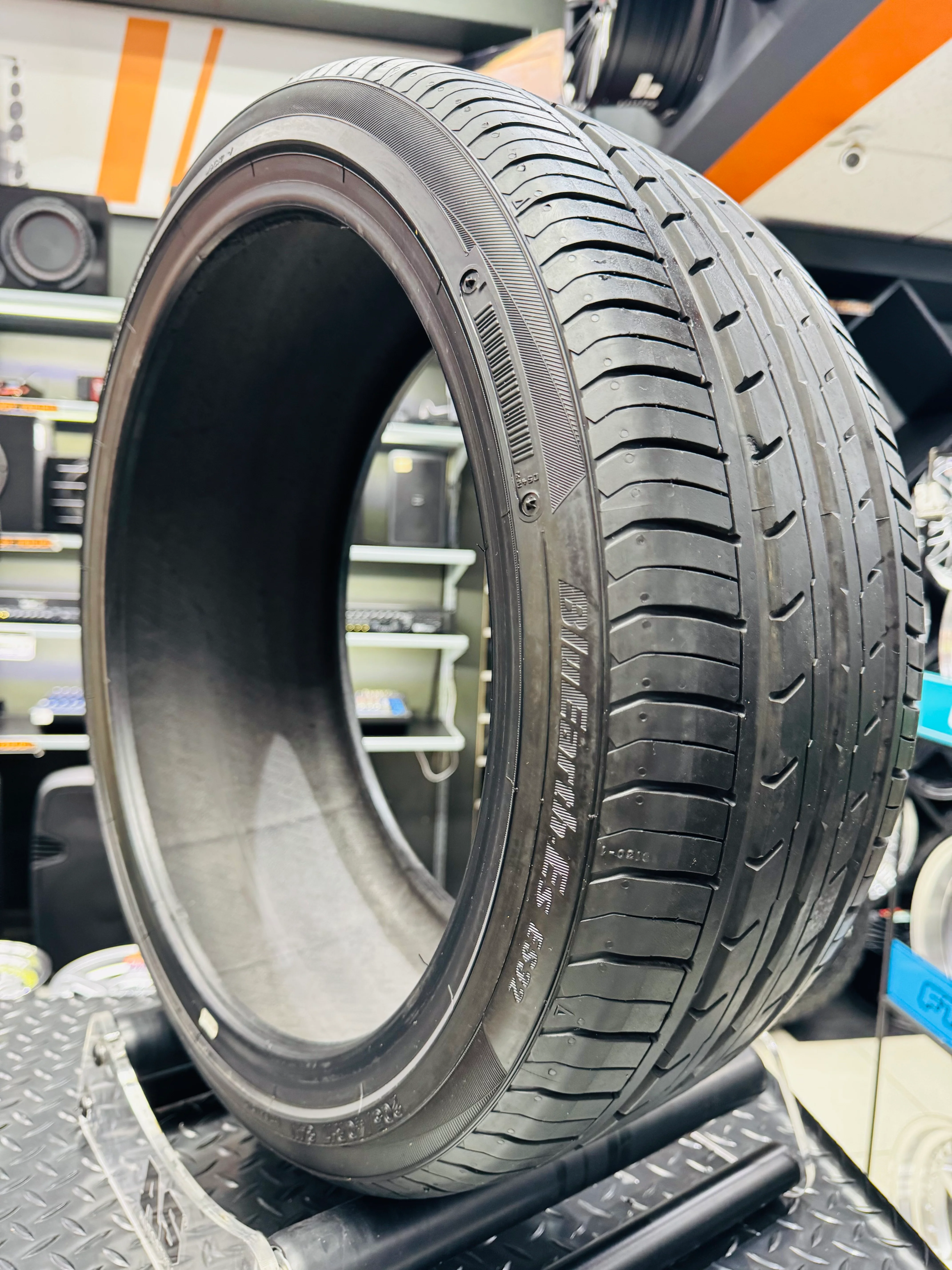 205/40/17 YOKOHAMA BLUEARTH TYRE ( used ) 84% life 6.8mm tread - Image 2