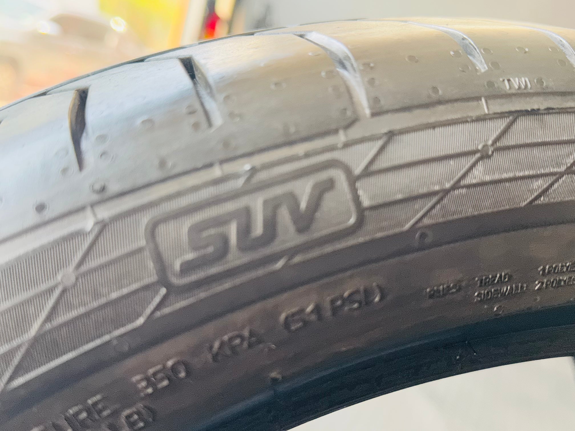 255/40/20 CONTINENTAL SPORT with CONTI SEAL TECHNOLOGY CONTACT 5 TYRES (USED) 90% TREAD sold each - Image 4