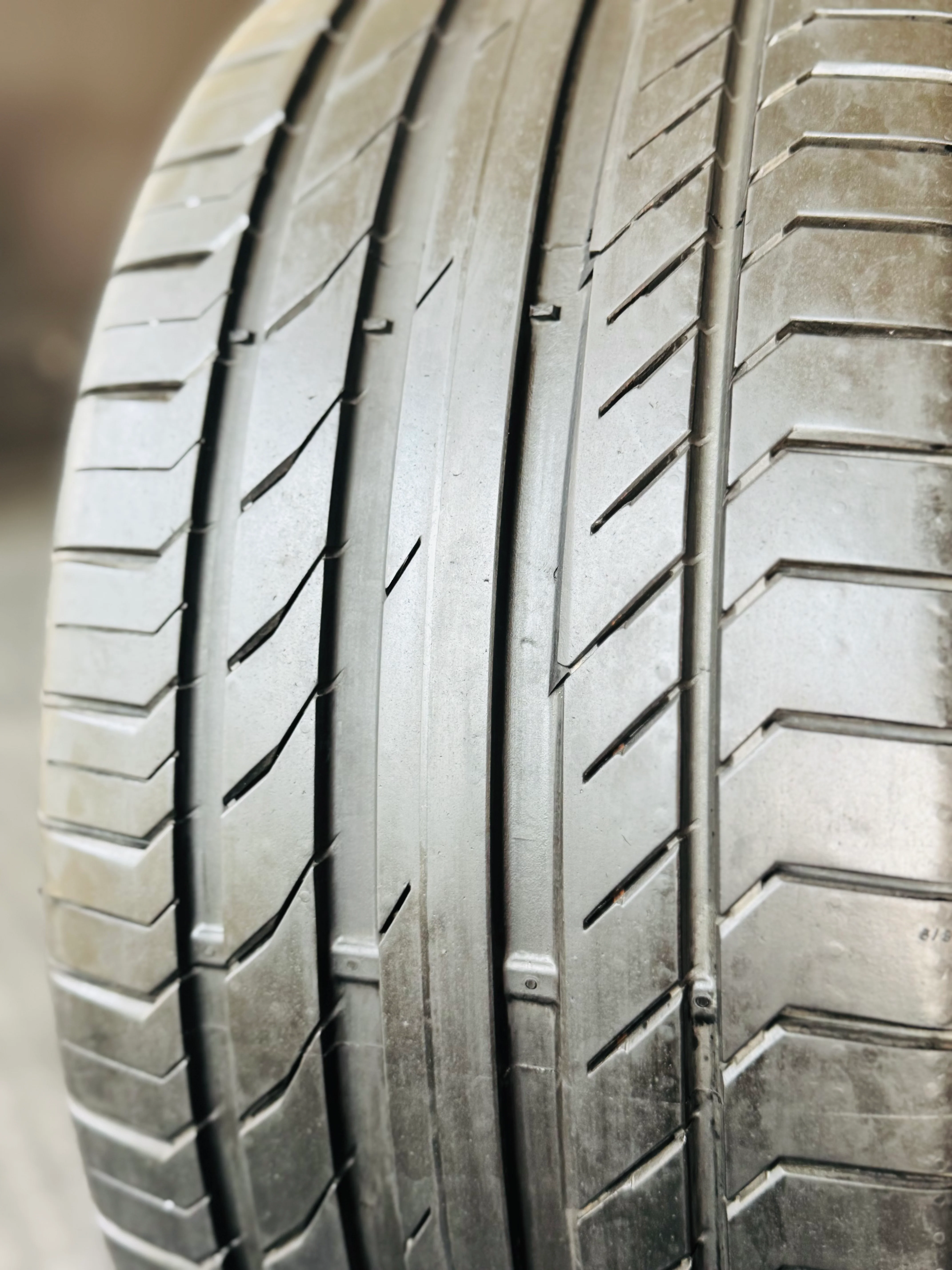 255/40/20 CONTINENTAL SPORT with CONTI SEAL TECHNOLOGY CONTACT 5 TYRES (USED) 90% TREAD sold each - Image 9