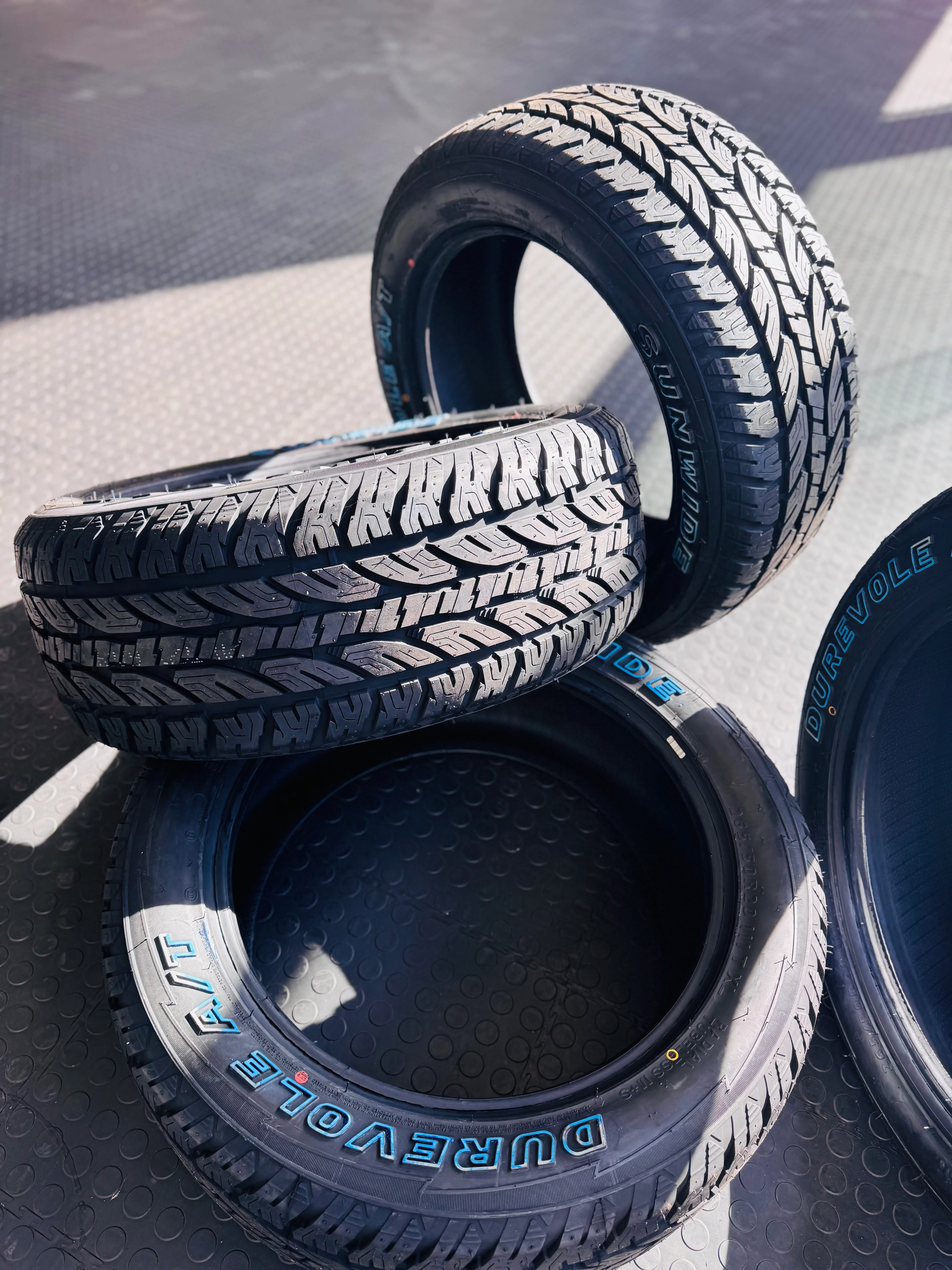 265/50/20 SUNWIDE DUREVOLE A/T TYRE WHITE LETTER - Image 3