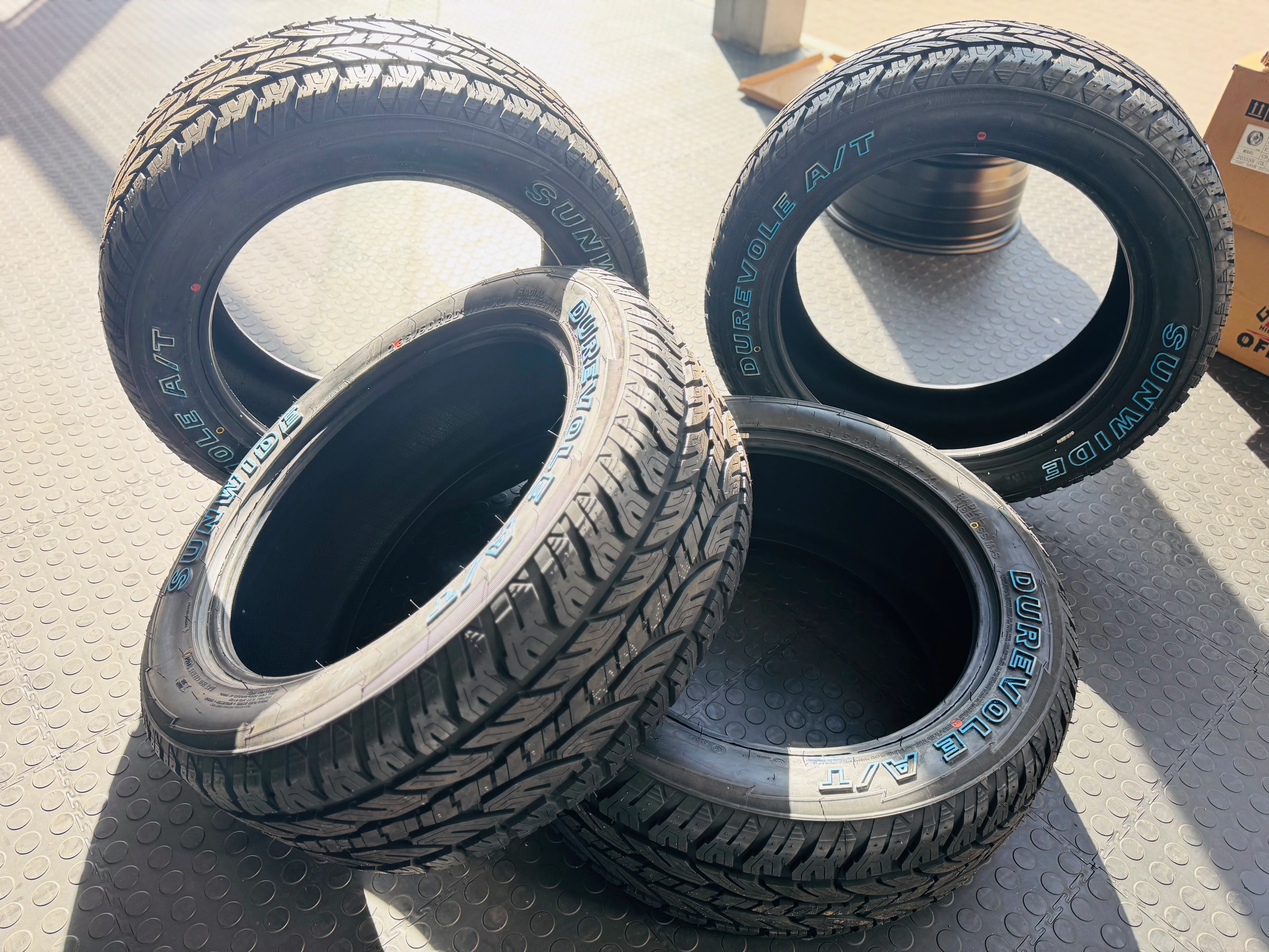 265/50/20 SUNWIDE DUREVOLE A/T TYRE WHITE LETTER - Image 4