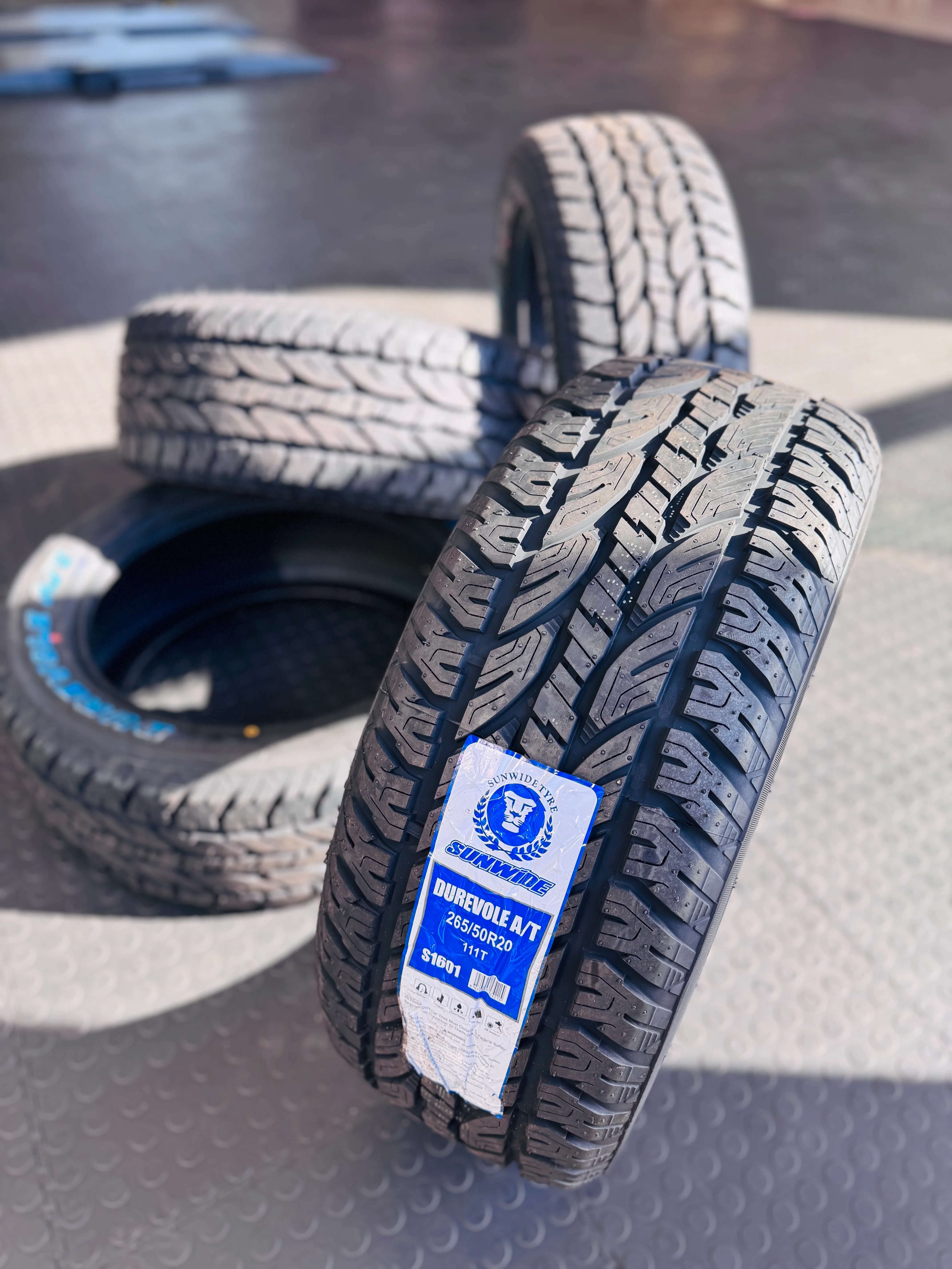 265/50/20 SUNWIDE DUREVOLE A/T TYRE WHITE LETTER - Image 5