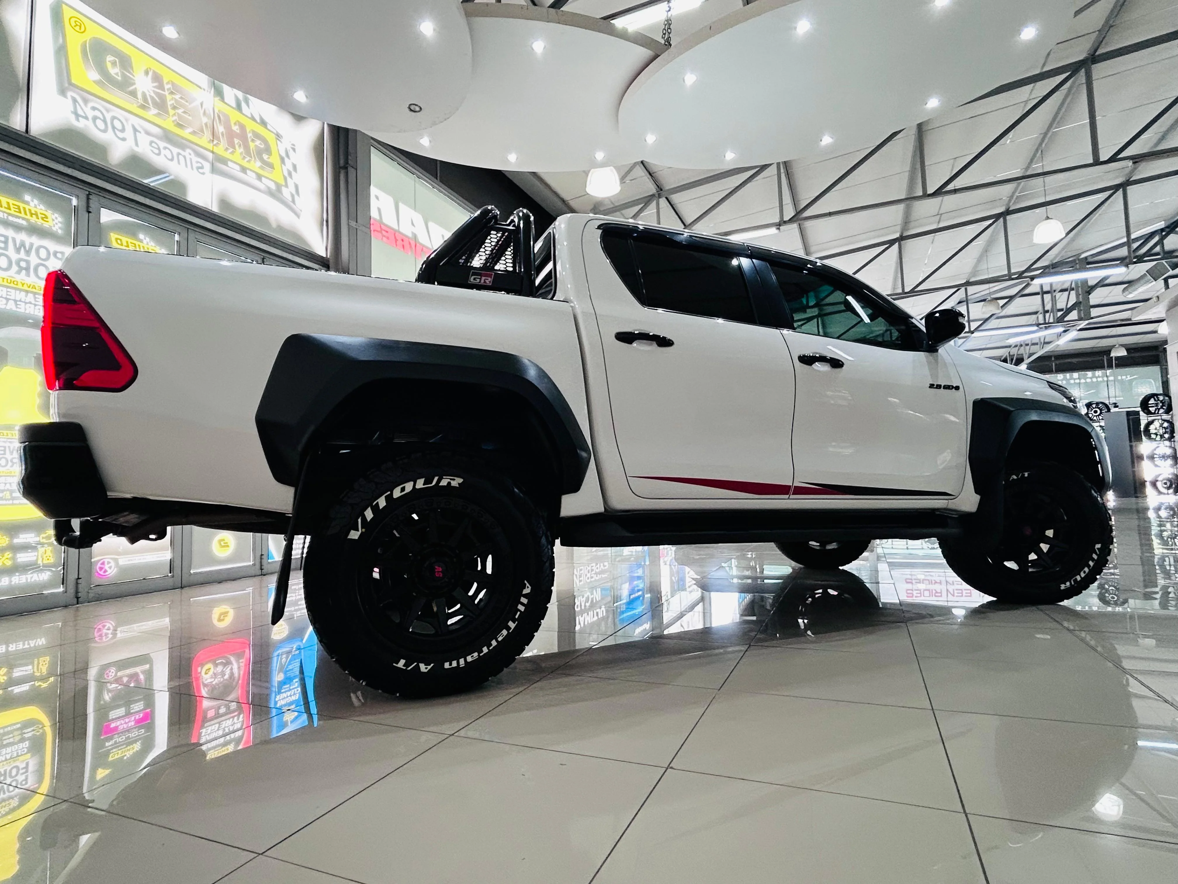 265/60/18 VITOUR ALL TERRAIN WHITE LETTER TYRE - Image 14
