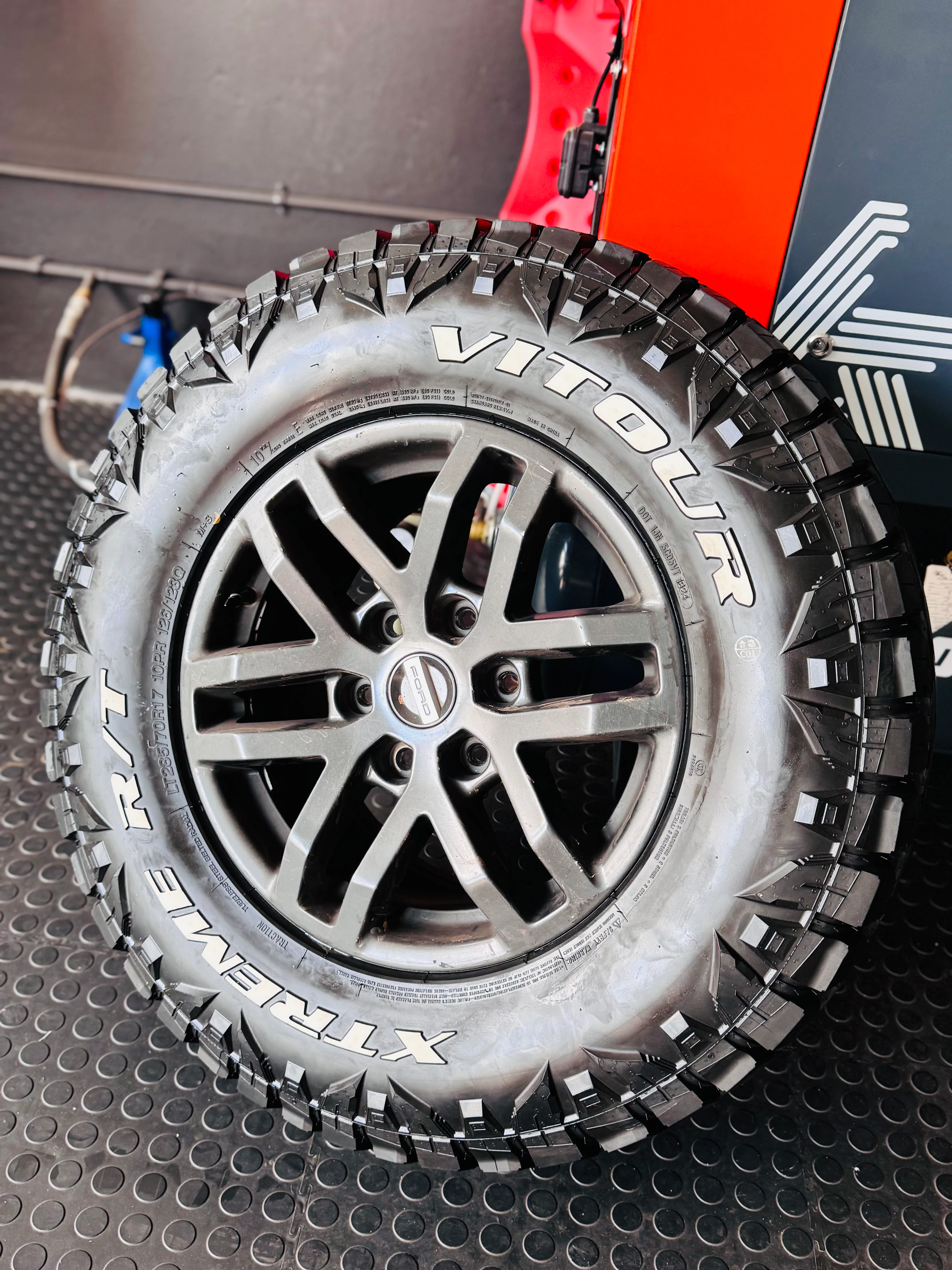 265/65/17 3PLY SIDE WALL VITOUR XTREME RT x10 TYRES - Image 4