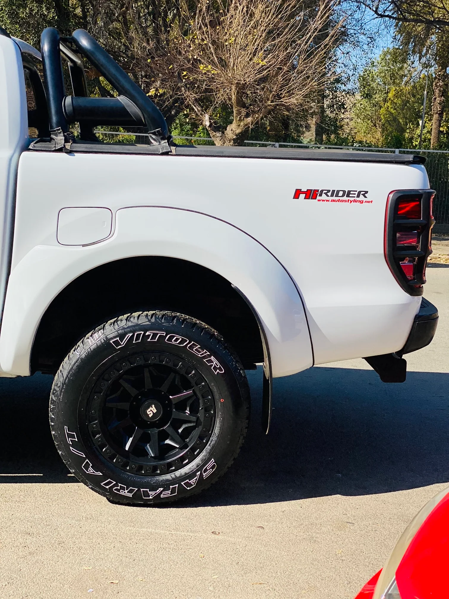 285/60/18 VITOUR SAFARI A/T TYRE WHITE LETTER - Image 12