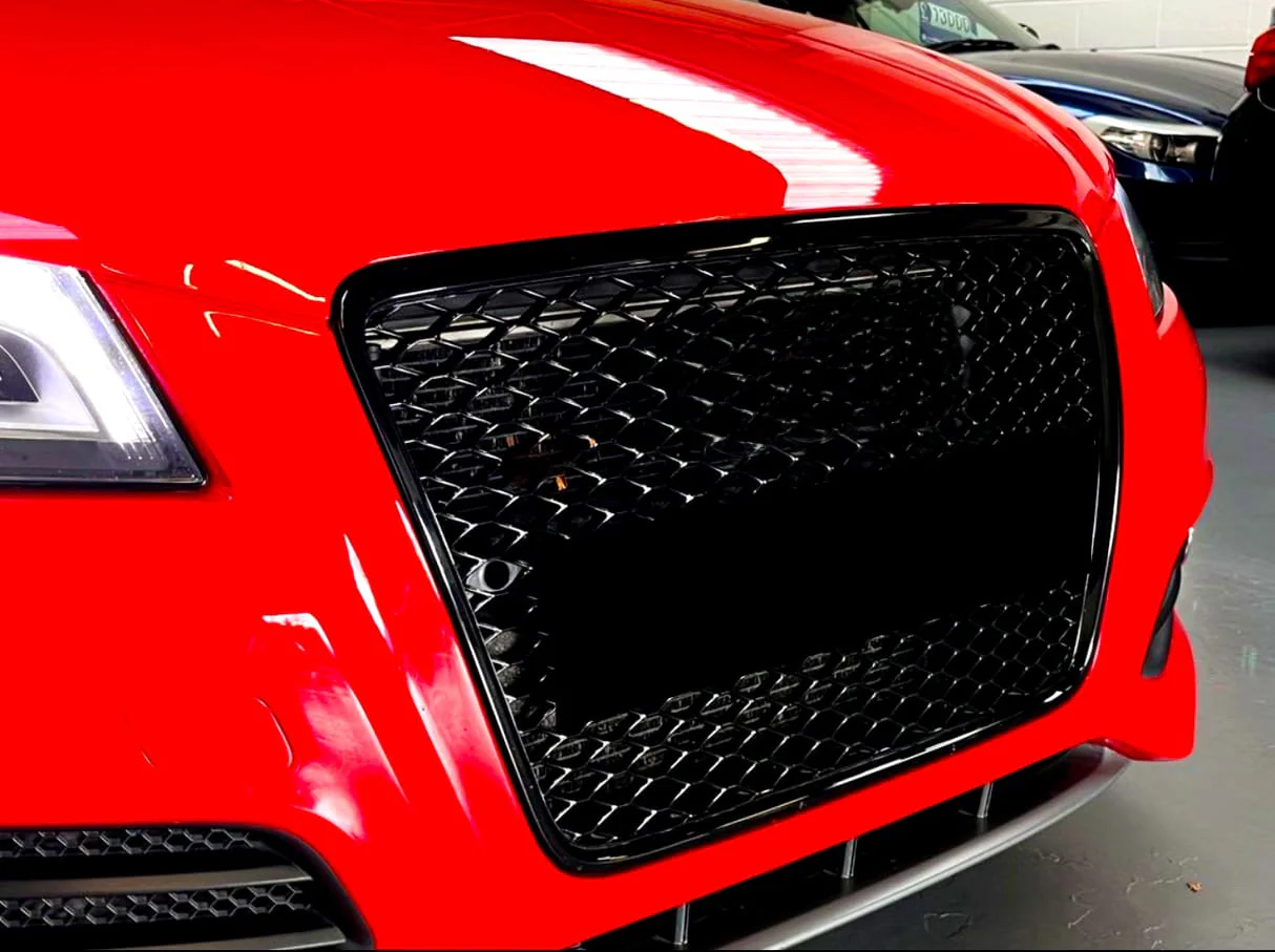 Audi A3 2008-2012 debadged grill gloss black - Image 3