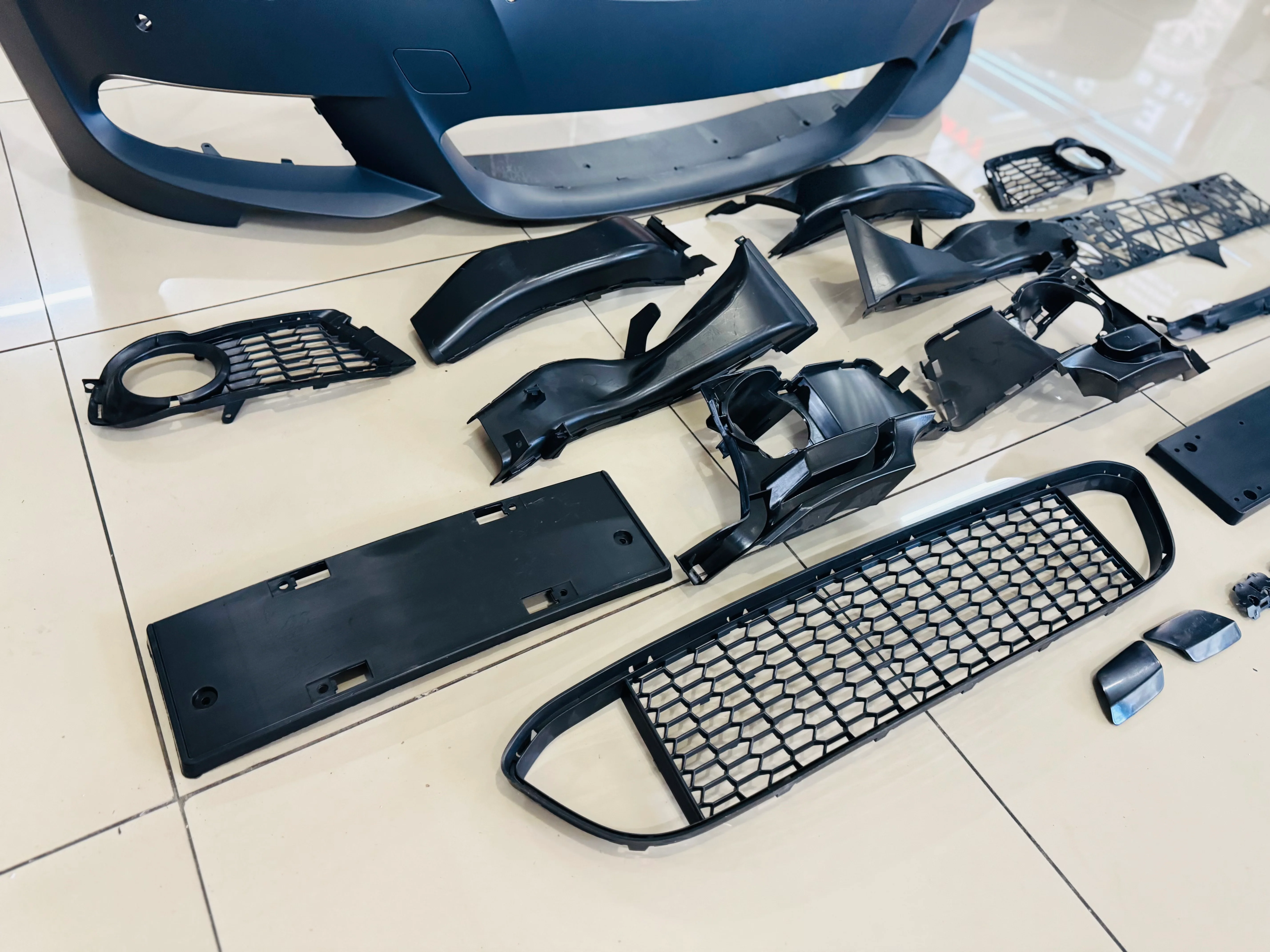 BM E92 2door MTECH FRONT BUMPER UPGRADE facelift 2009-2012 - Image 4