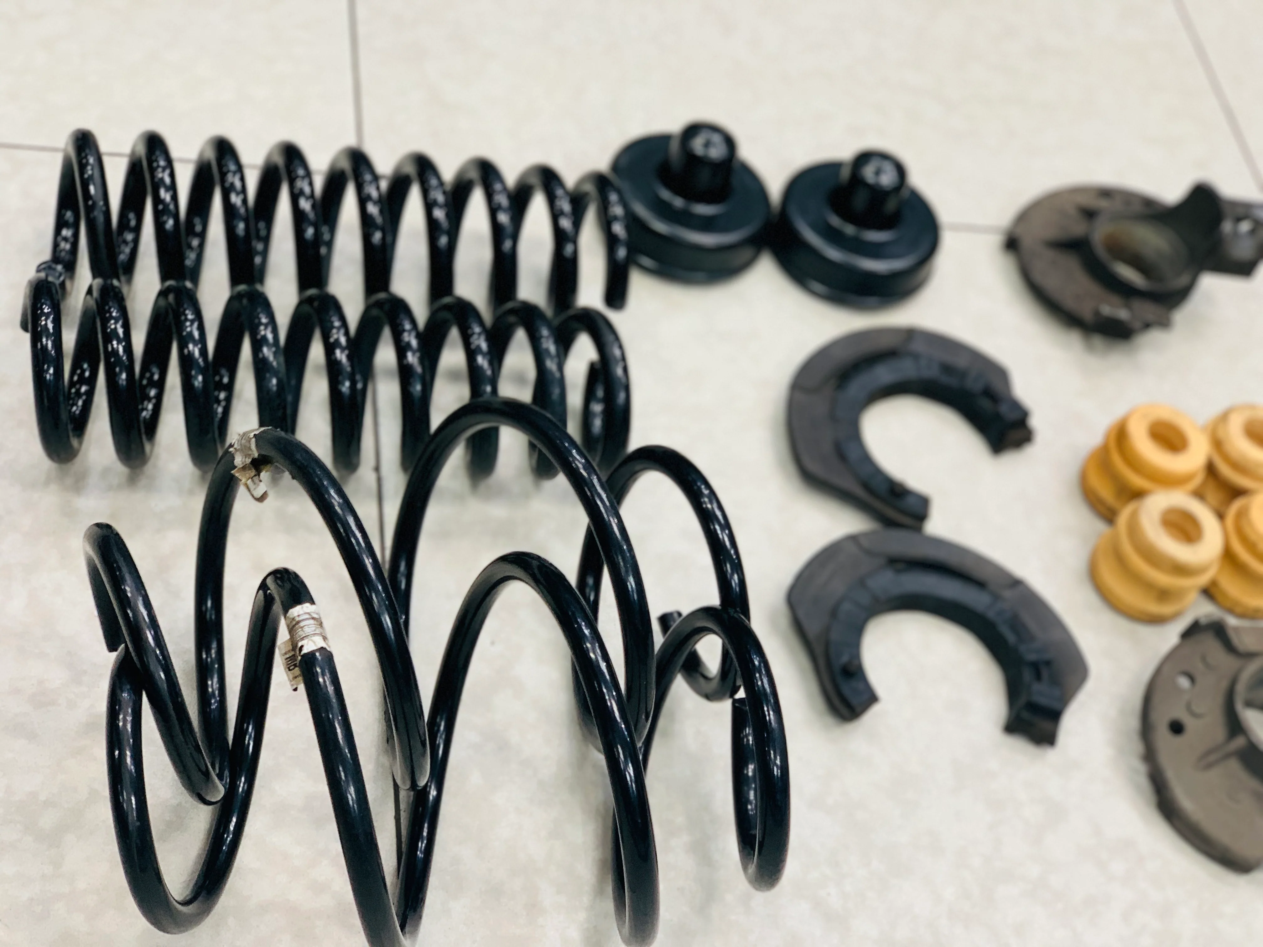 BMW F80 M3 OEM USED SPRINGS - Image 9