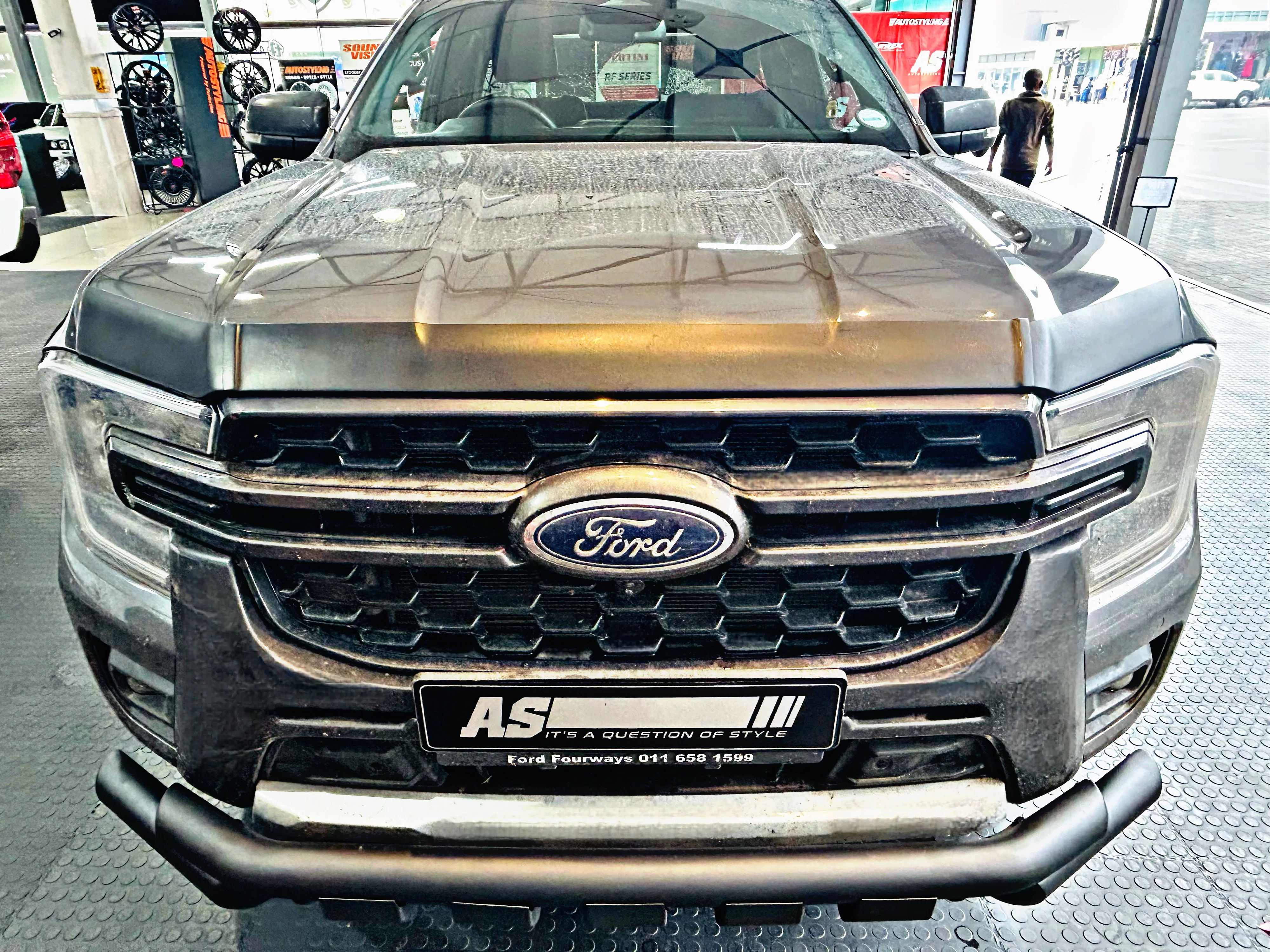 Bonnet guard Ford Ranger next gen stick on Matt black - Image 2