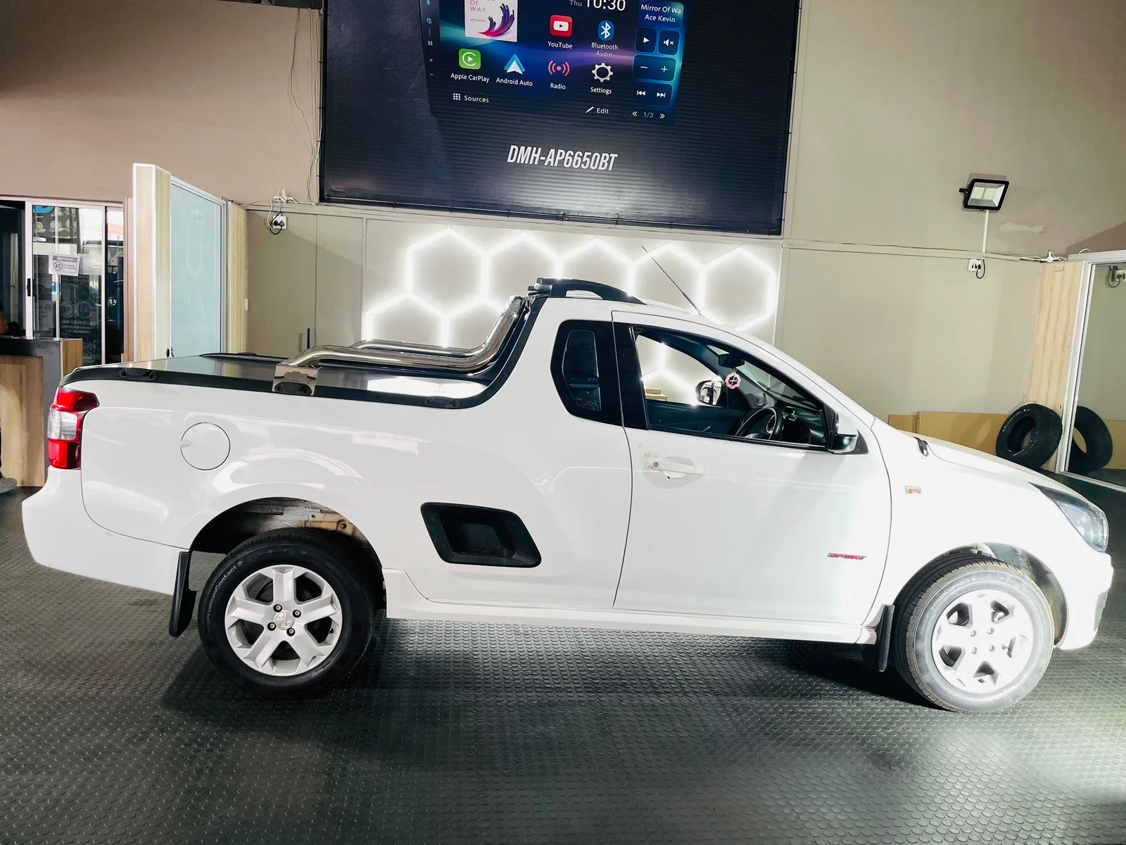 CHEV UTILITY 2012+ ROLL CHROME - Image 2