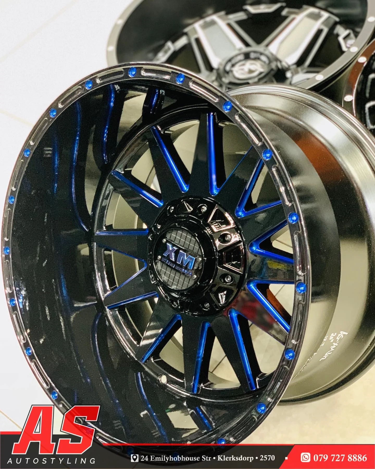 20” AS-XM312 20X12J GLOSS BLACK/ BLUE - Image 4