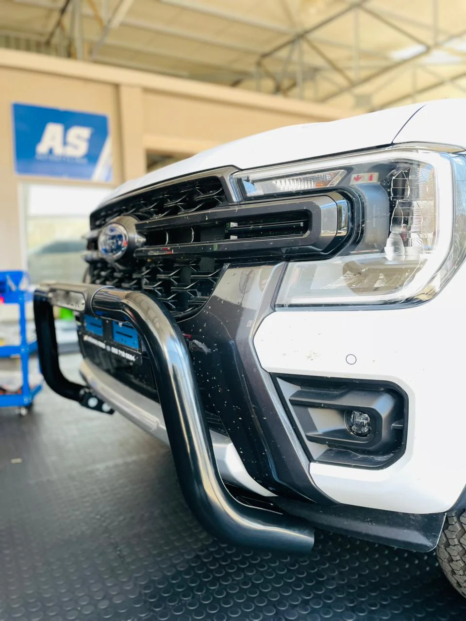 FORD RANGER NEXT GEN 2023 NUDGE BAR BLACK - Image 2