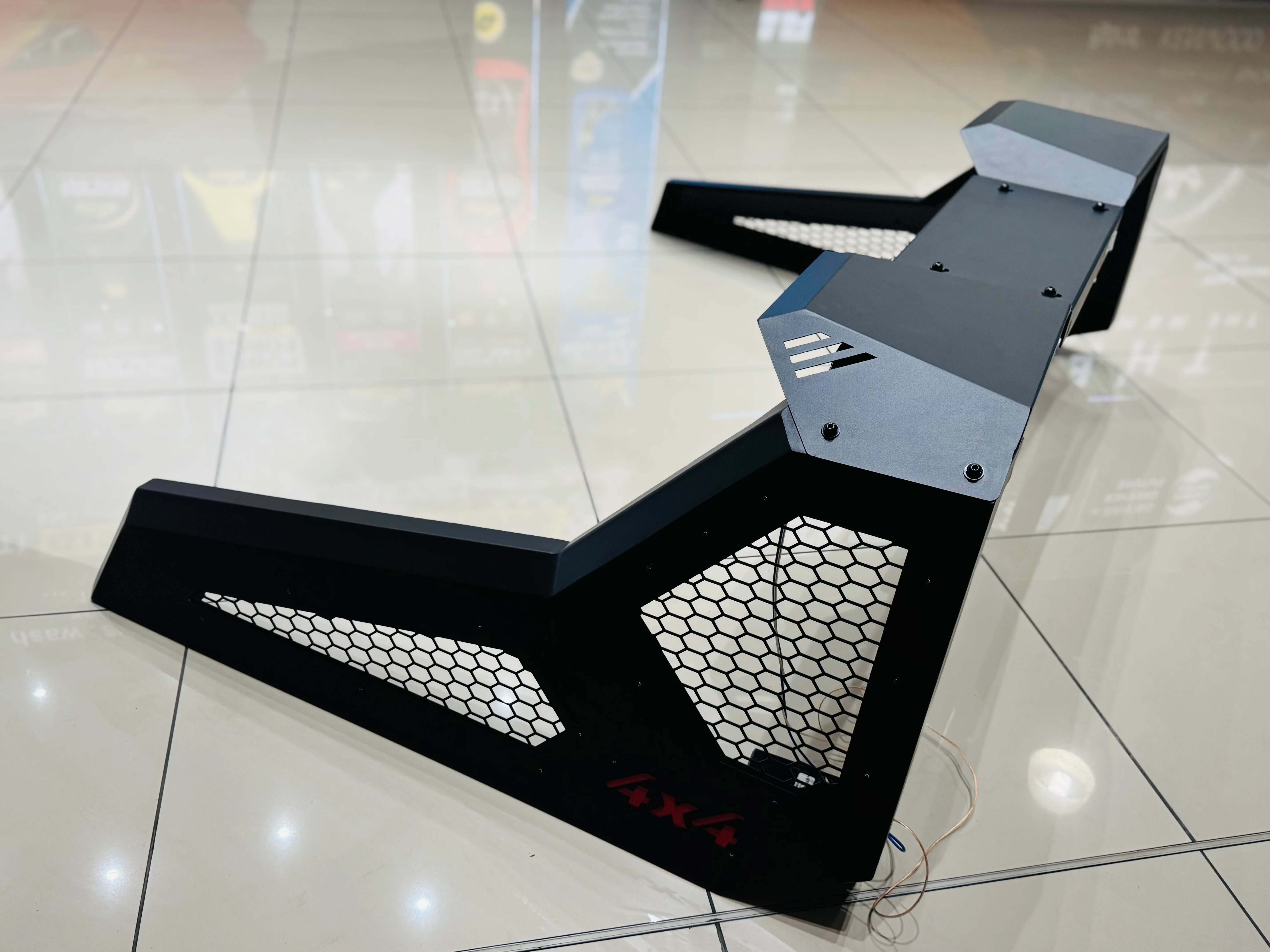 GLADIATOR UNIVERSAL BAKKIE ROLL BAR  Black 2023+ - Image 7