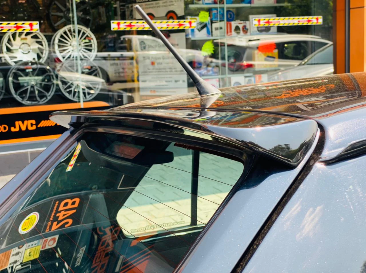 Golf 1 RLINE roof spoiler gloss black - Image 12