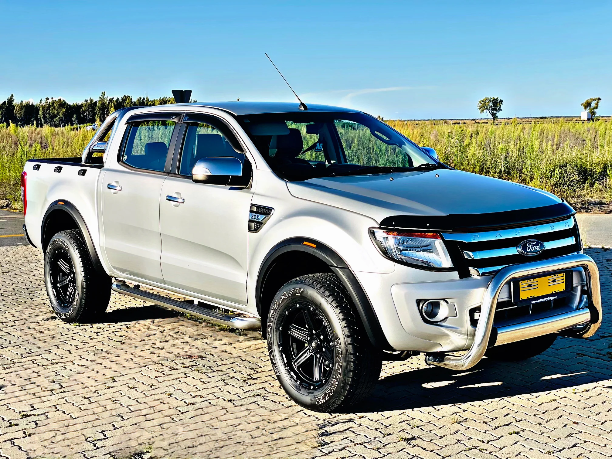OEM FORD RANGER 2012 XLT PREOWNED GRILL - Image 2