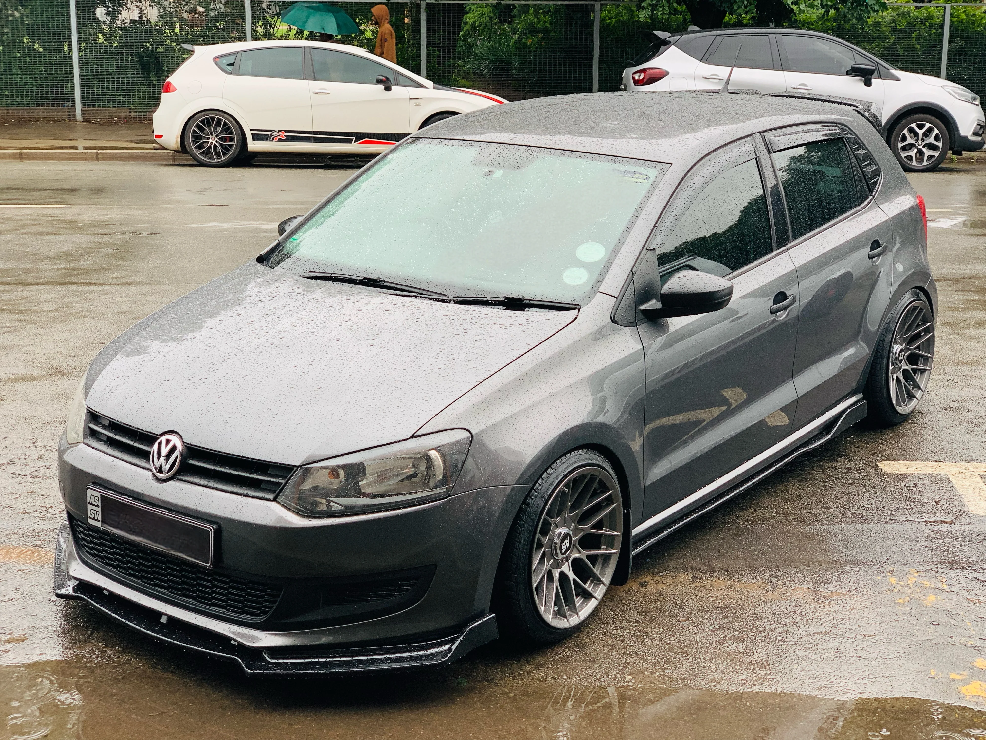 POLO 6 / POLO 7 TSI VIVO 3pce PLASTIC GLOSS BLACK FRONT SPOILER - Image 2