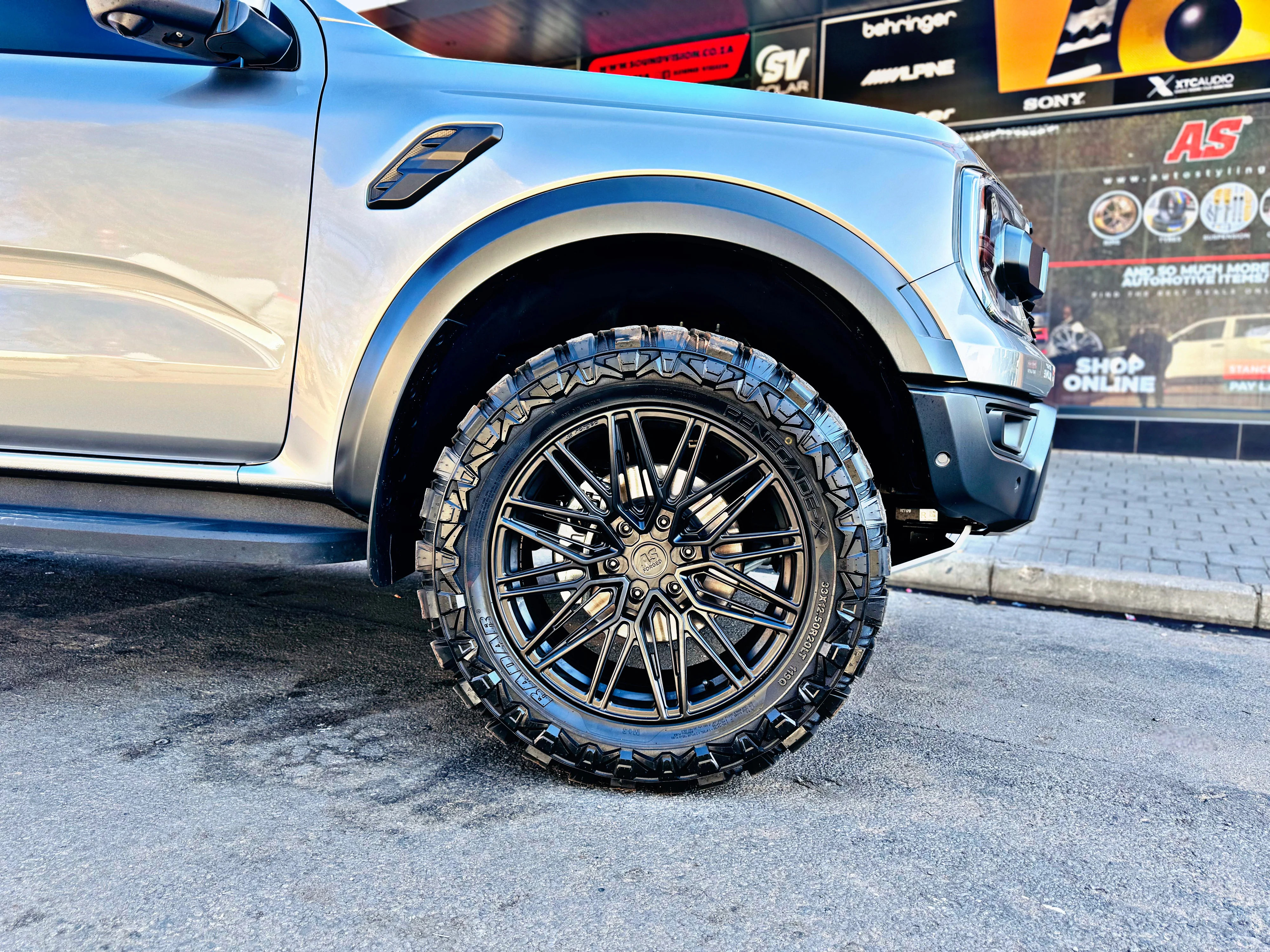 RADAR RENEGADE-X MUD TERRAIN 33”x12.5 R20