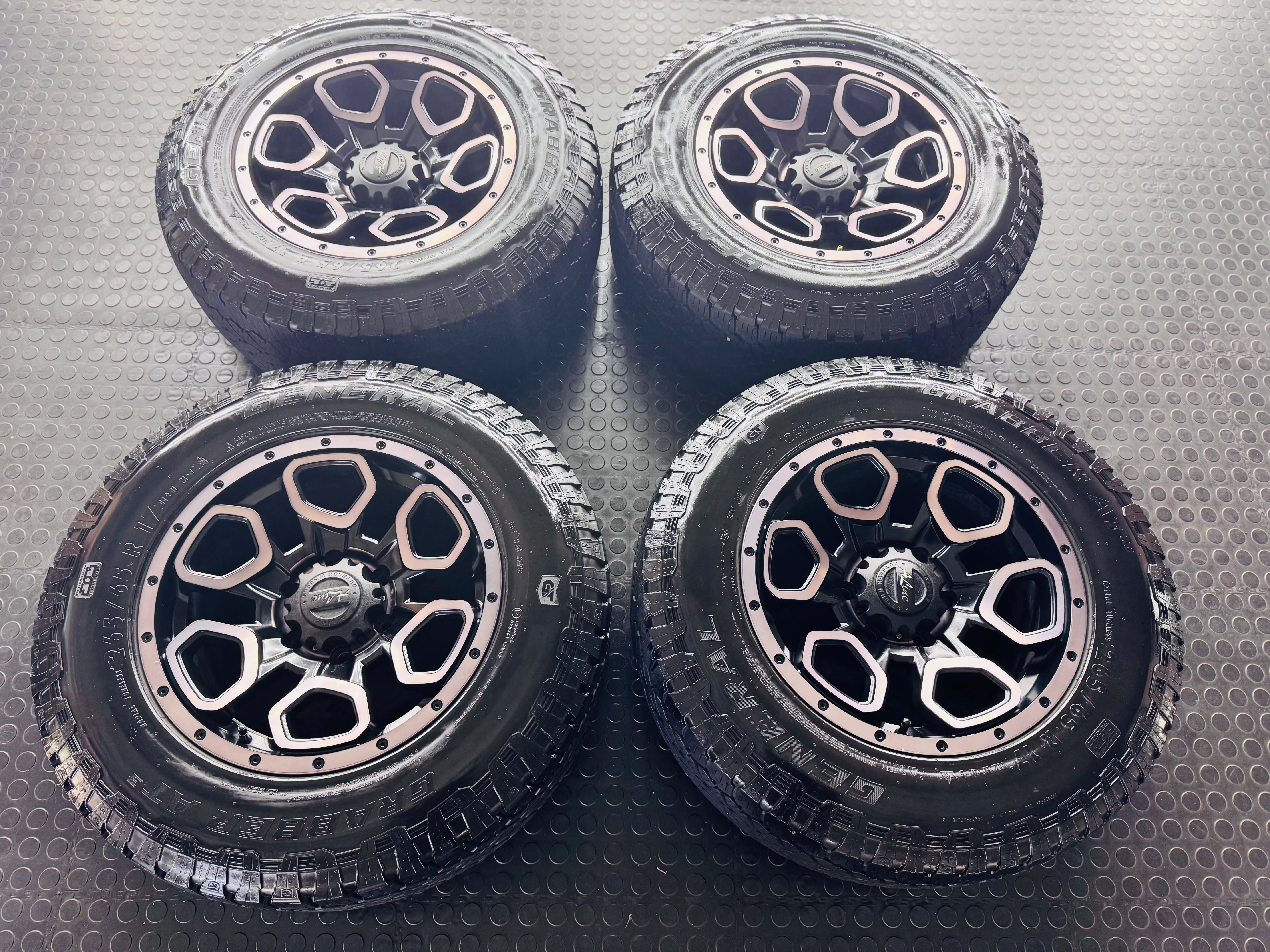 RIM & TYRE COMBO DEAL 17” ALINE SUMMIT + GRABBER AT3 TYRES USED