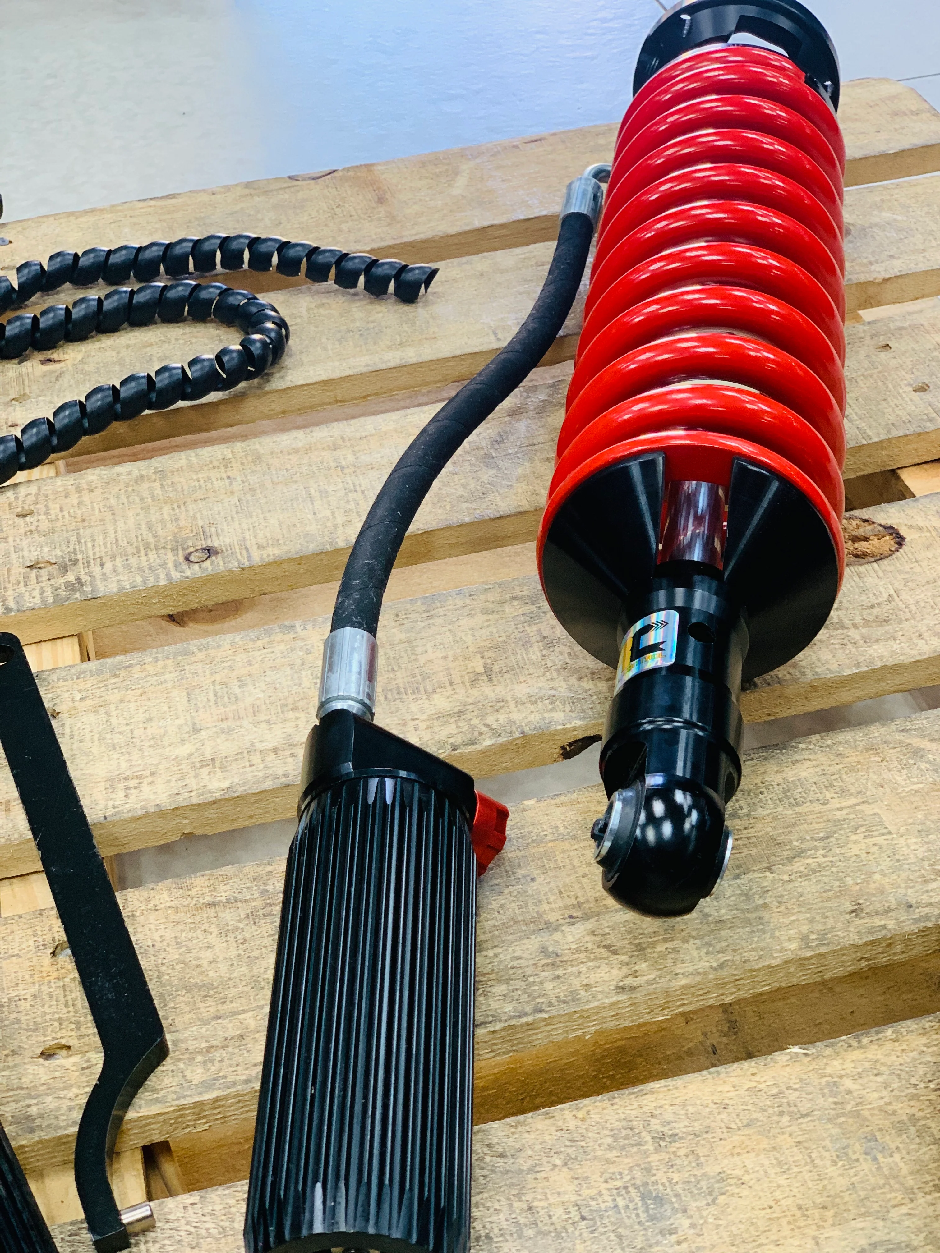 Ford Ranger T7 nitrogen lifting shocks - Image 11
