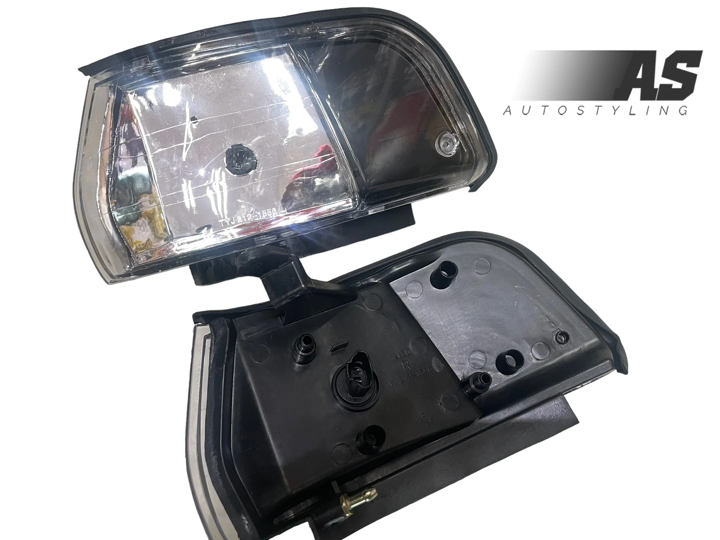 Toyota corolla baby camry  blk/chrome corner lamps sold in pair - Image 2
