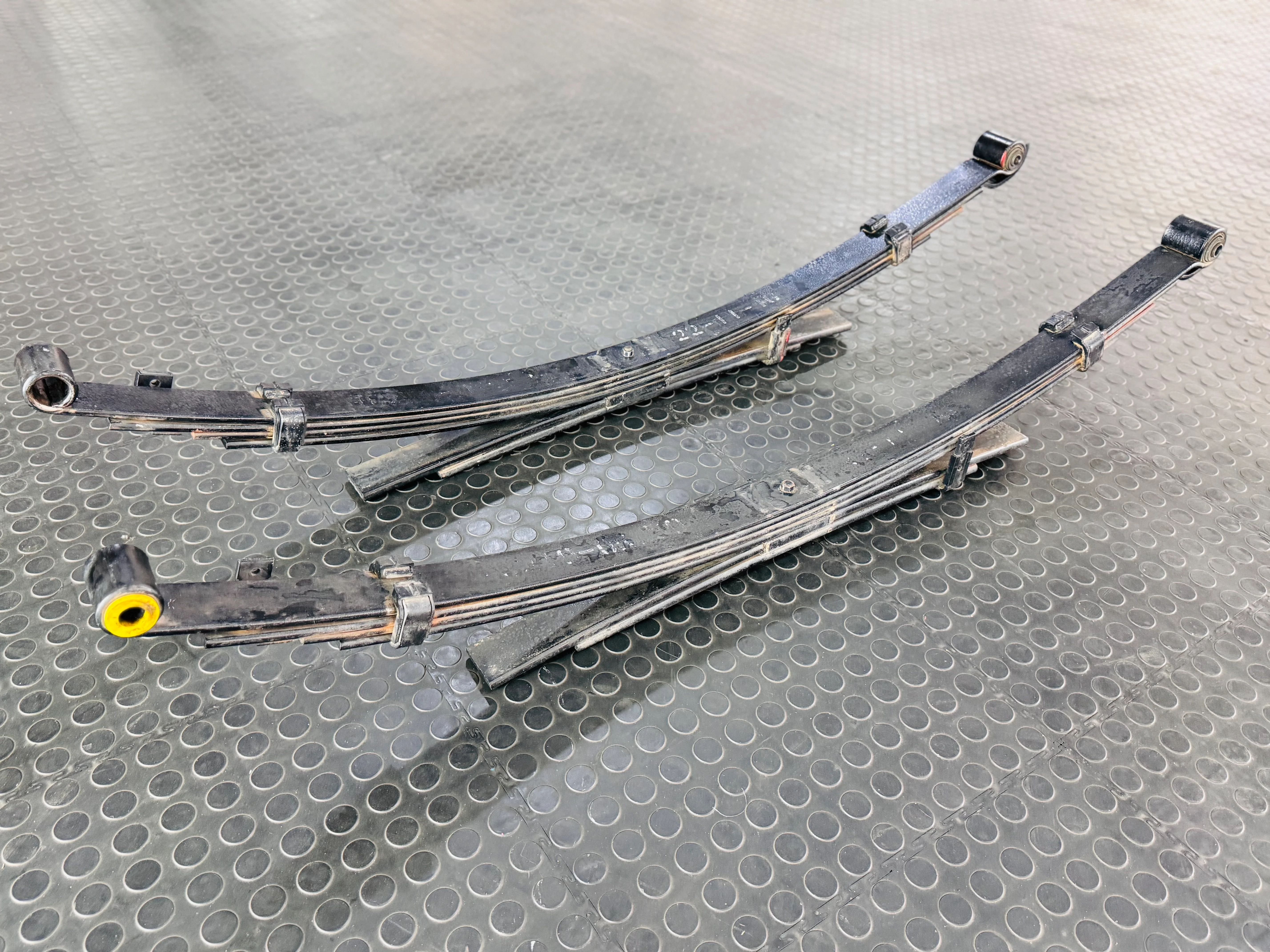 Toyota hilux gd6 3” lift leaf springs - Image 2