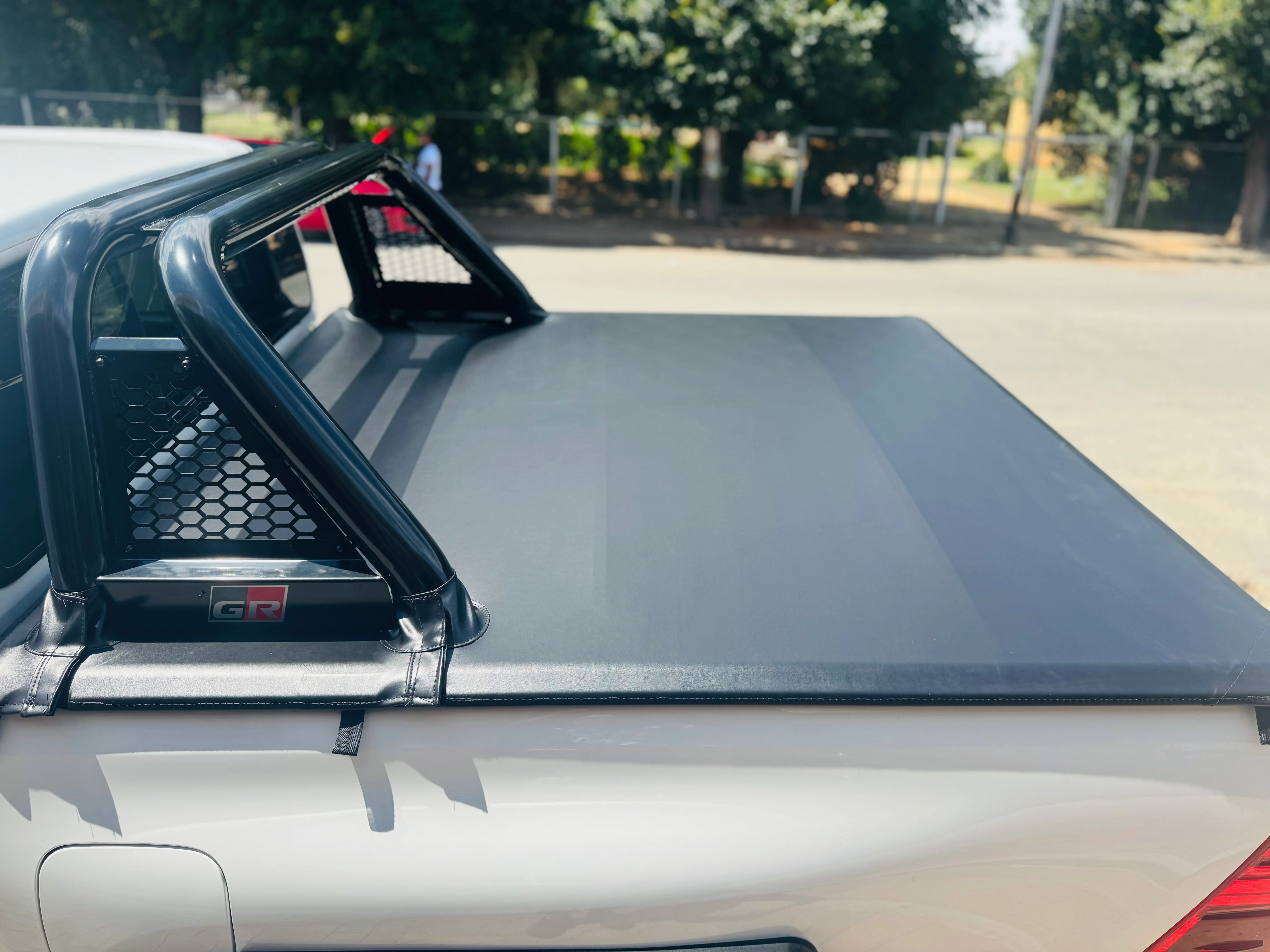 TOYOTA HILUX GD6 DOUBLE CAB CLIP IN TONNEAU COVER - Image 3
