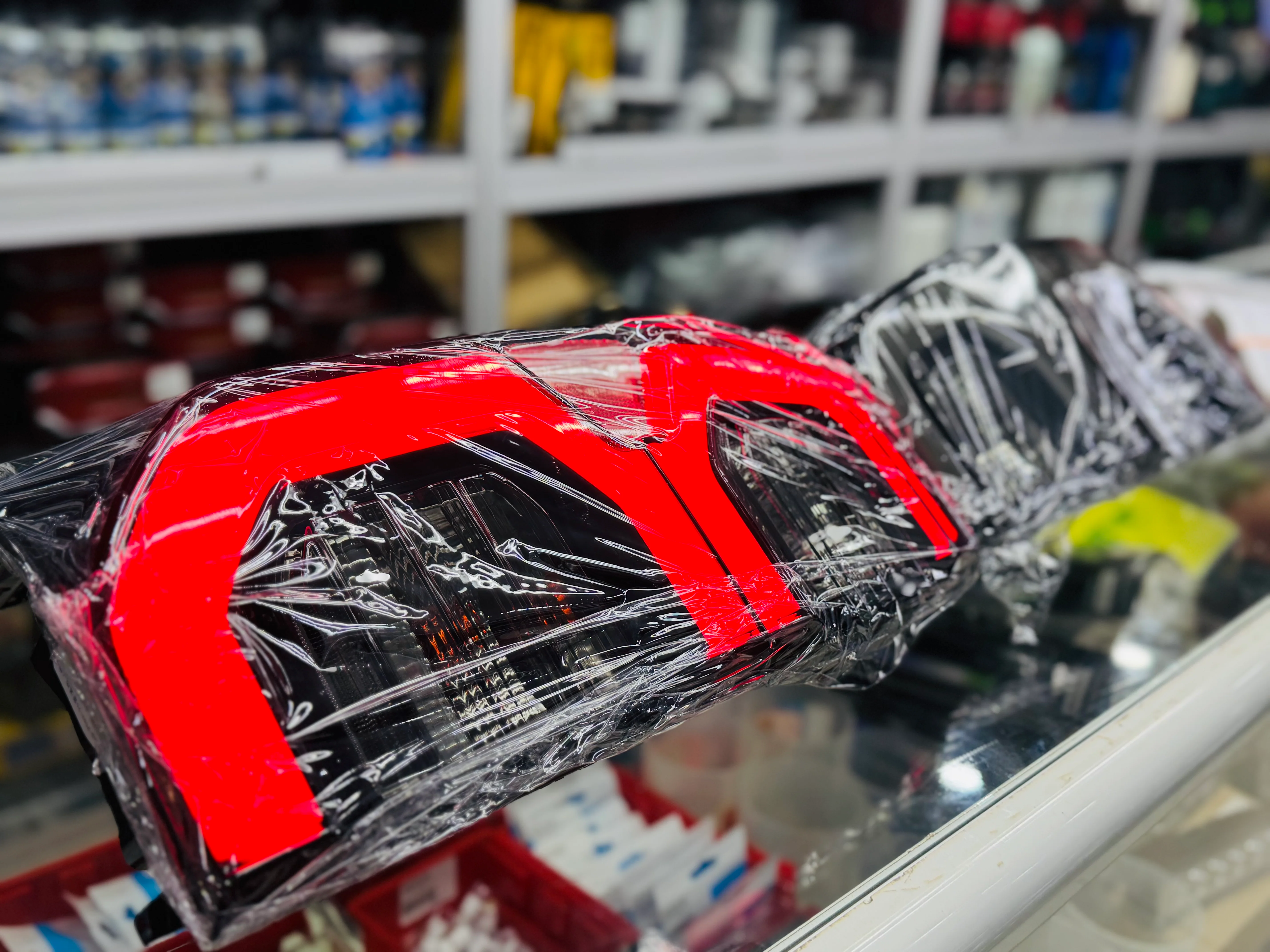 Toyota Hilux GD6 upgrade original  Vland Tail Lights With Dynamic Welcome Lighting FULL BLACK - Image 4