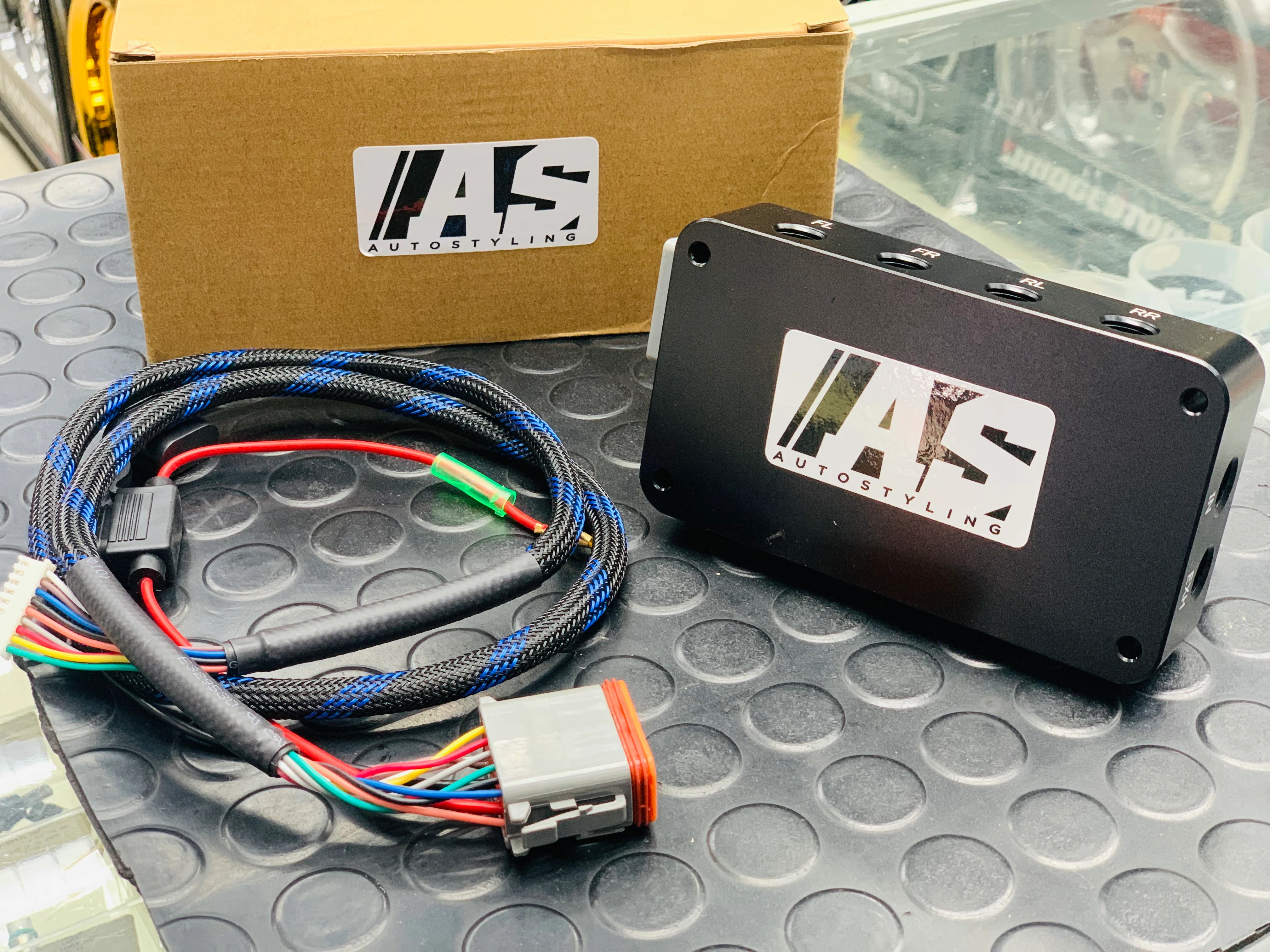 VU4 SOLENOID BLOCK - Image 3