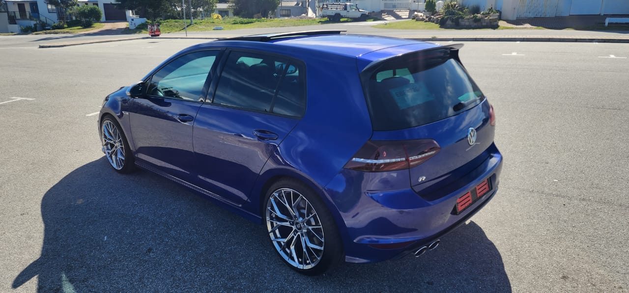 VW GOLF MK7 REVO ROOFSPOILER - Image 20