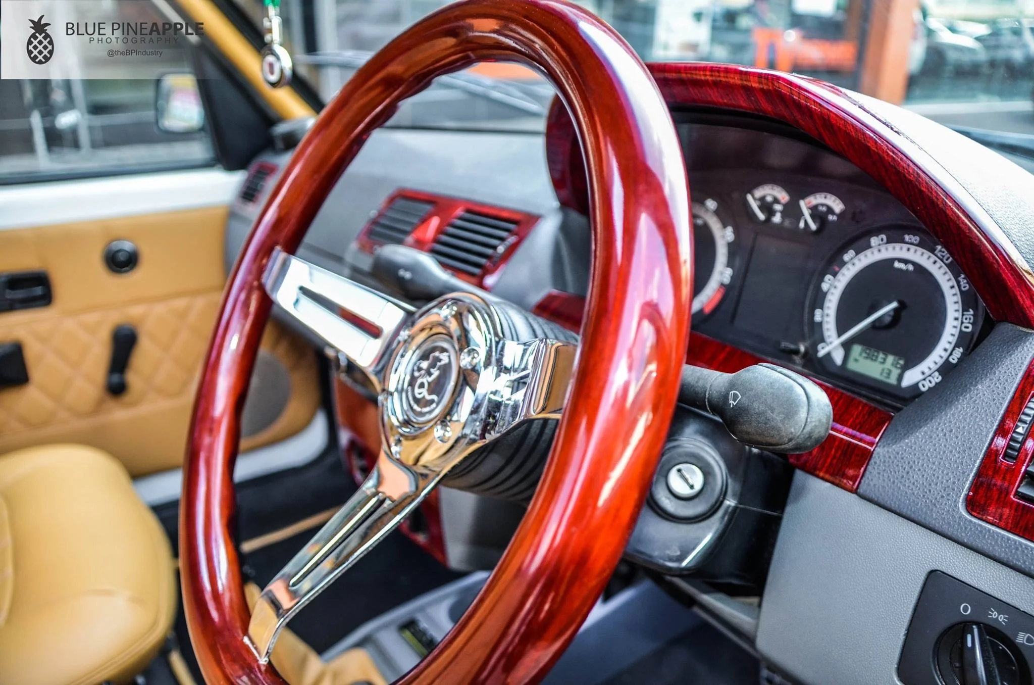 WOODEN STEERING WHEEL 330MM - Image 3