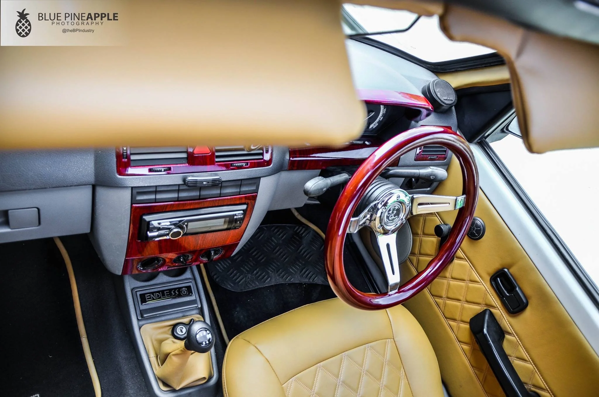 WOODEN STEERING WHEEL 330MM - Image 7